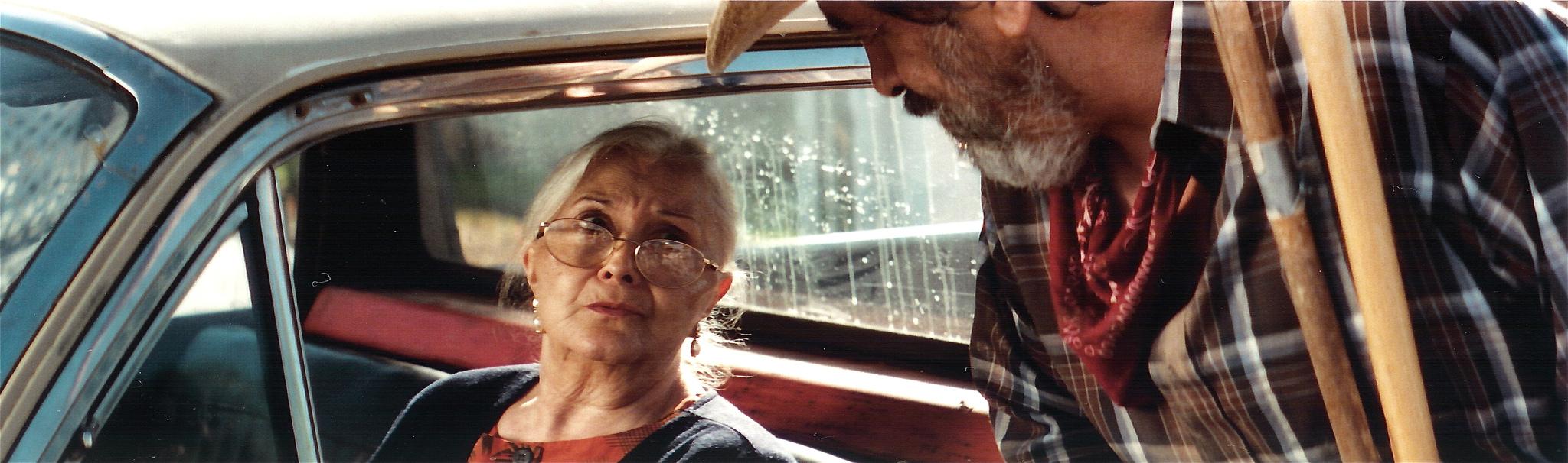 actor Lucy Gallardo large photo