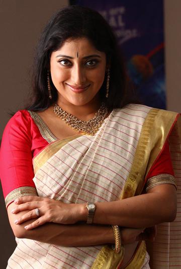 actor Lakshmi Gopalaswamy large photo