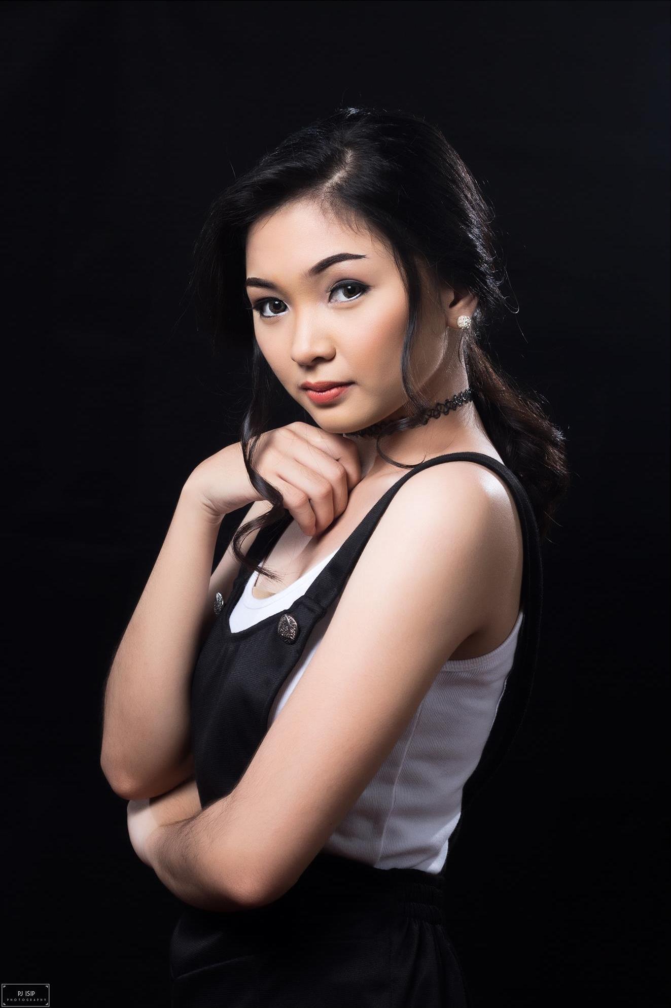 actor Mary Joy Apostol large photo