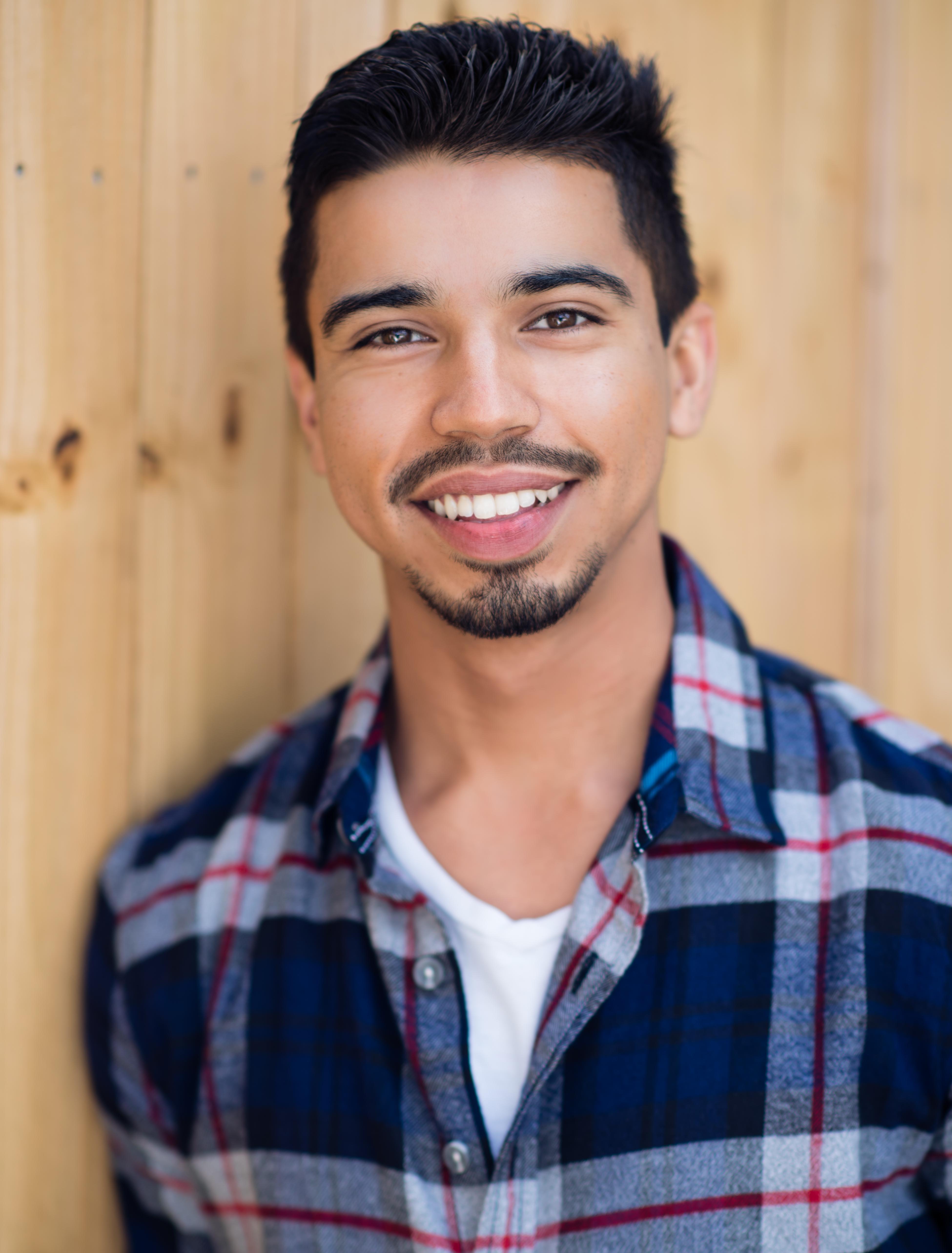 actor Steven Angulo large photo