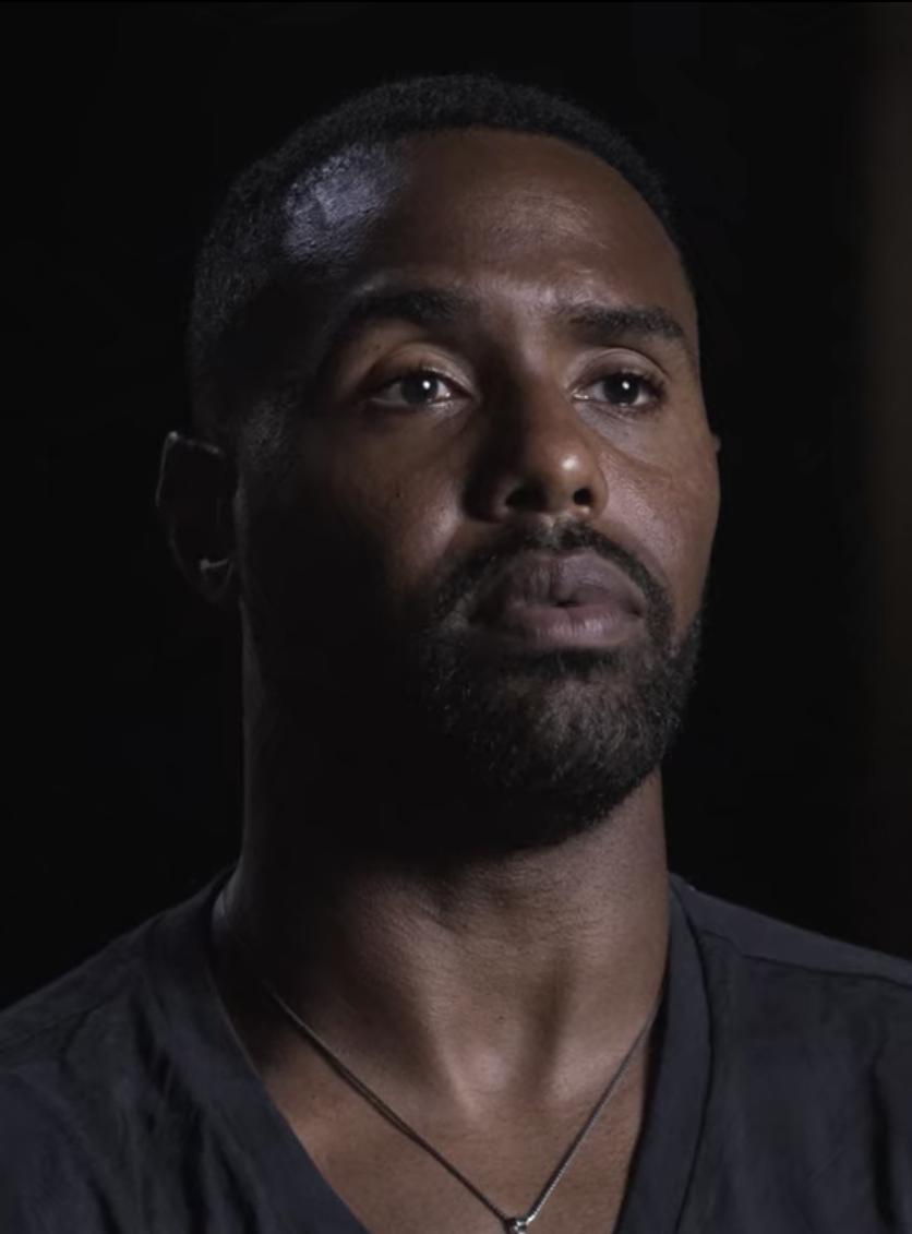 actor Leigh Bodden large photo