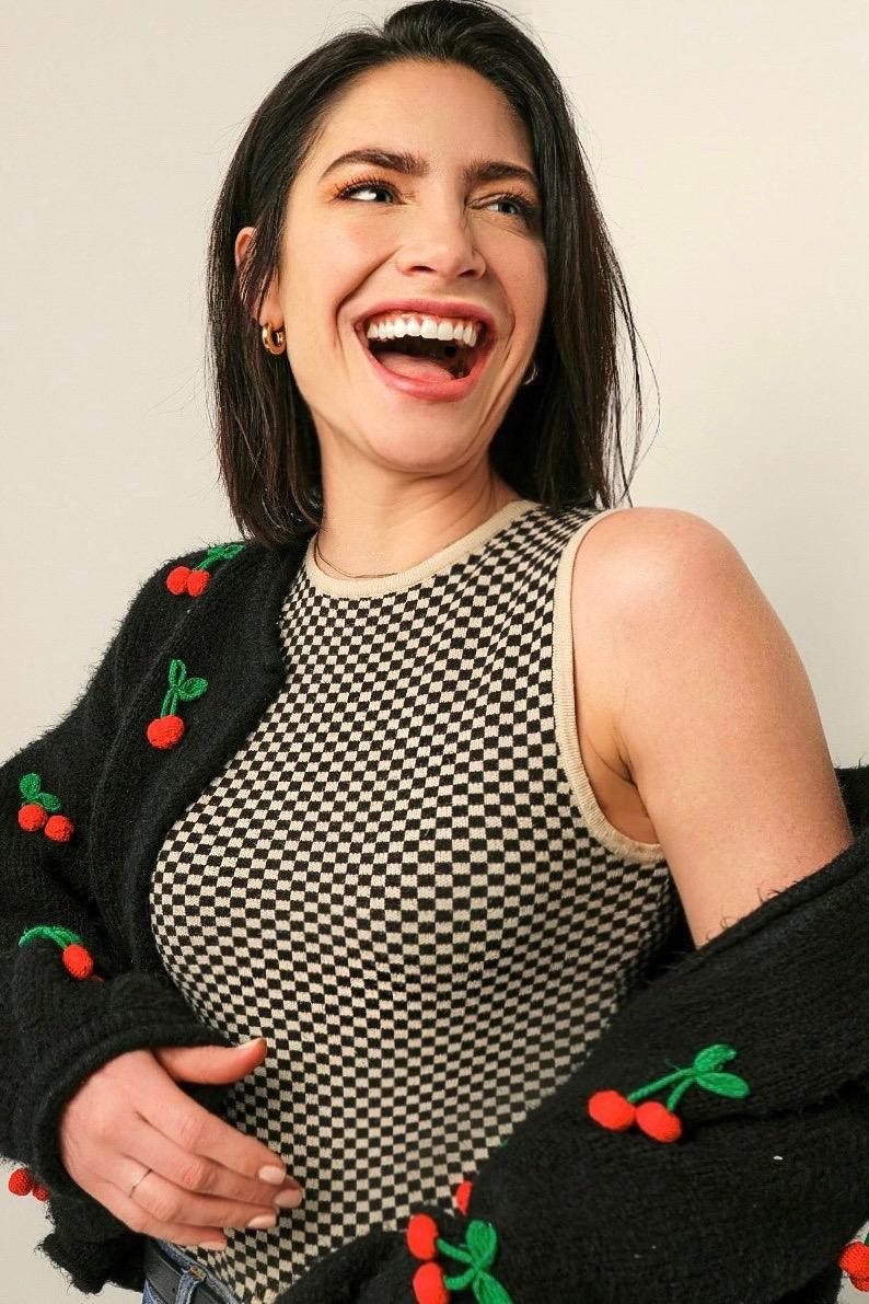 actor Lauren McFall large photo