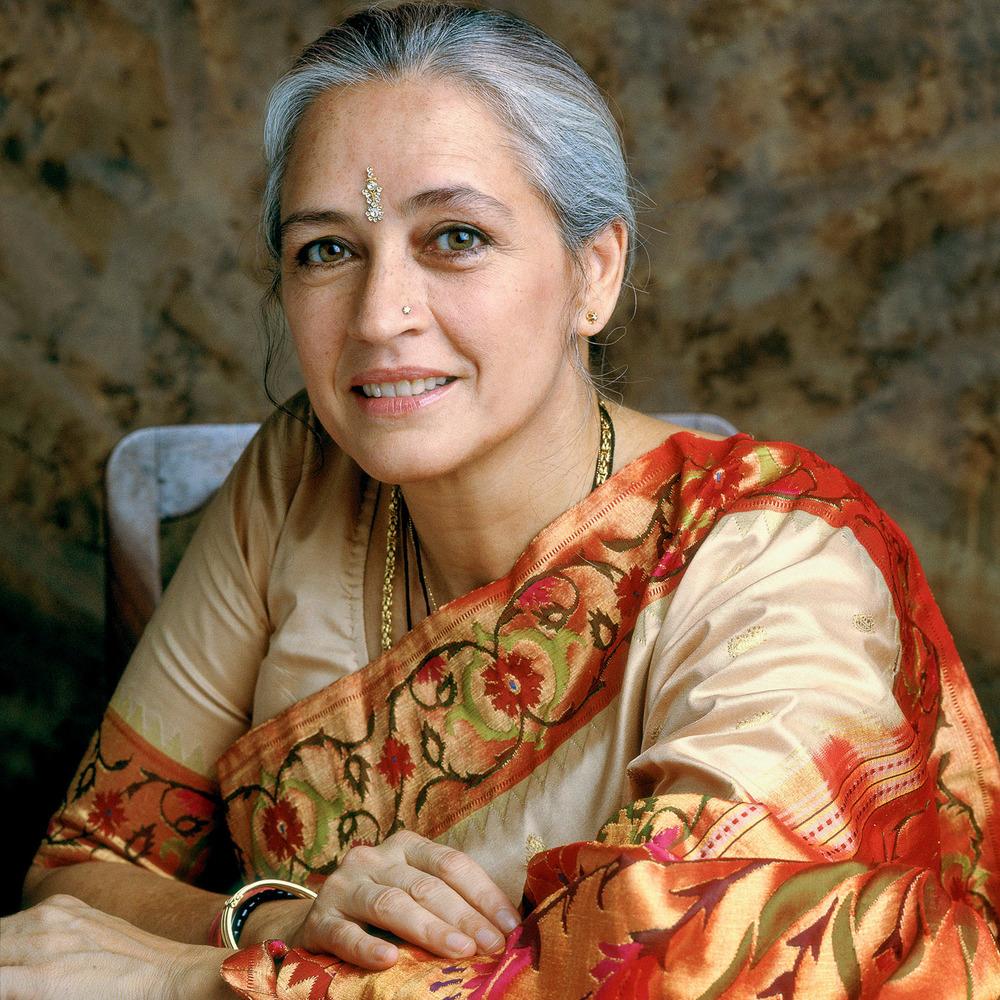 actor Nafisa Ali large photo