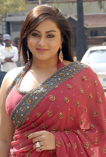 actor Namitha large photo