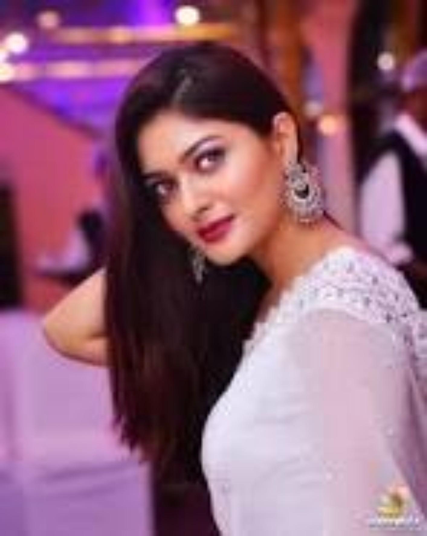 actor Vaibhavi Shandilya large photo