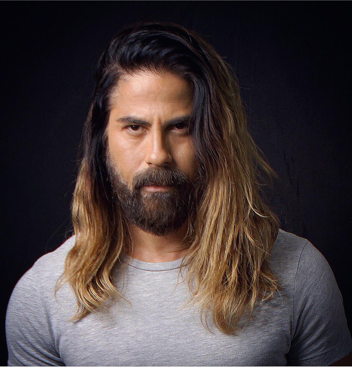 actor Isaac Saviñón large photo