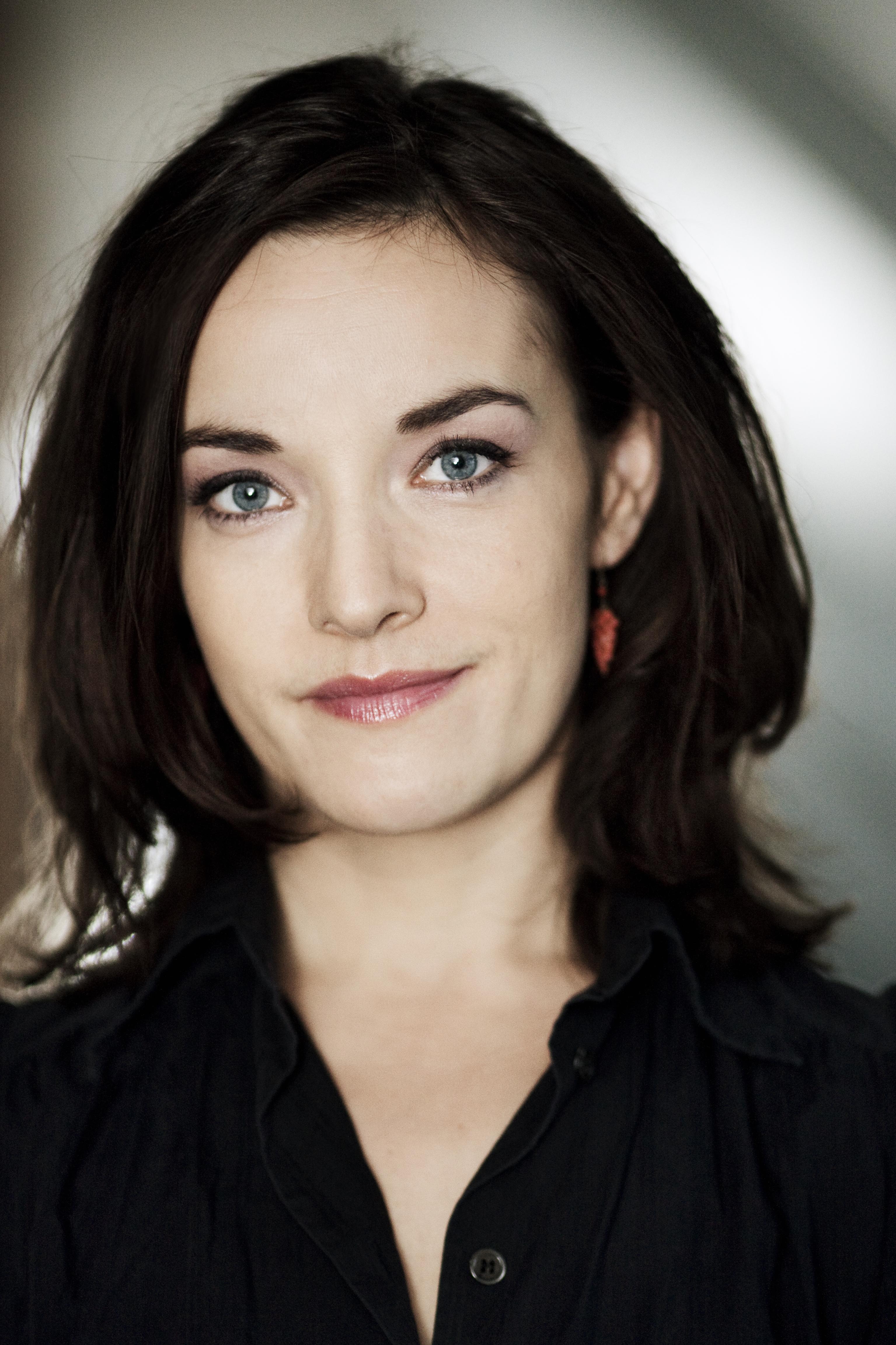 actor Maria Rossing large photo