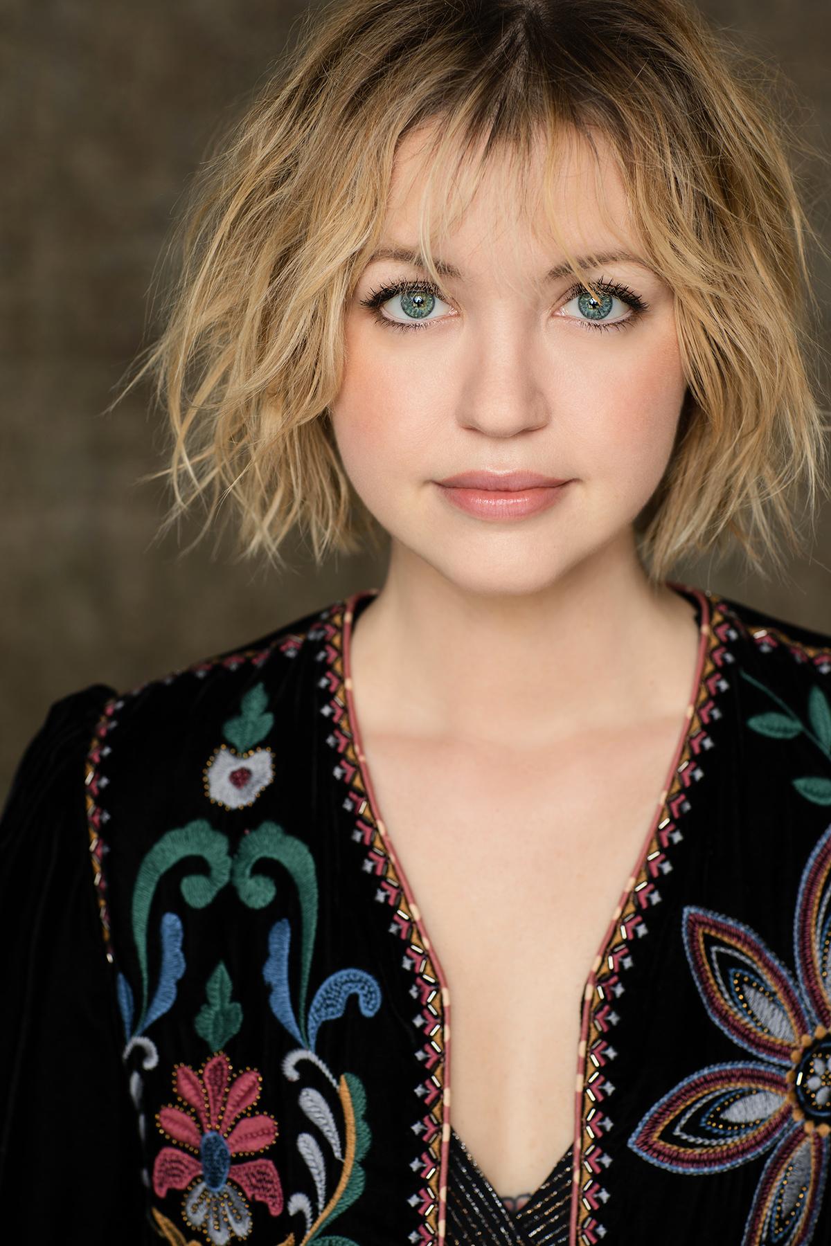 actor Blythe Scott large photo