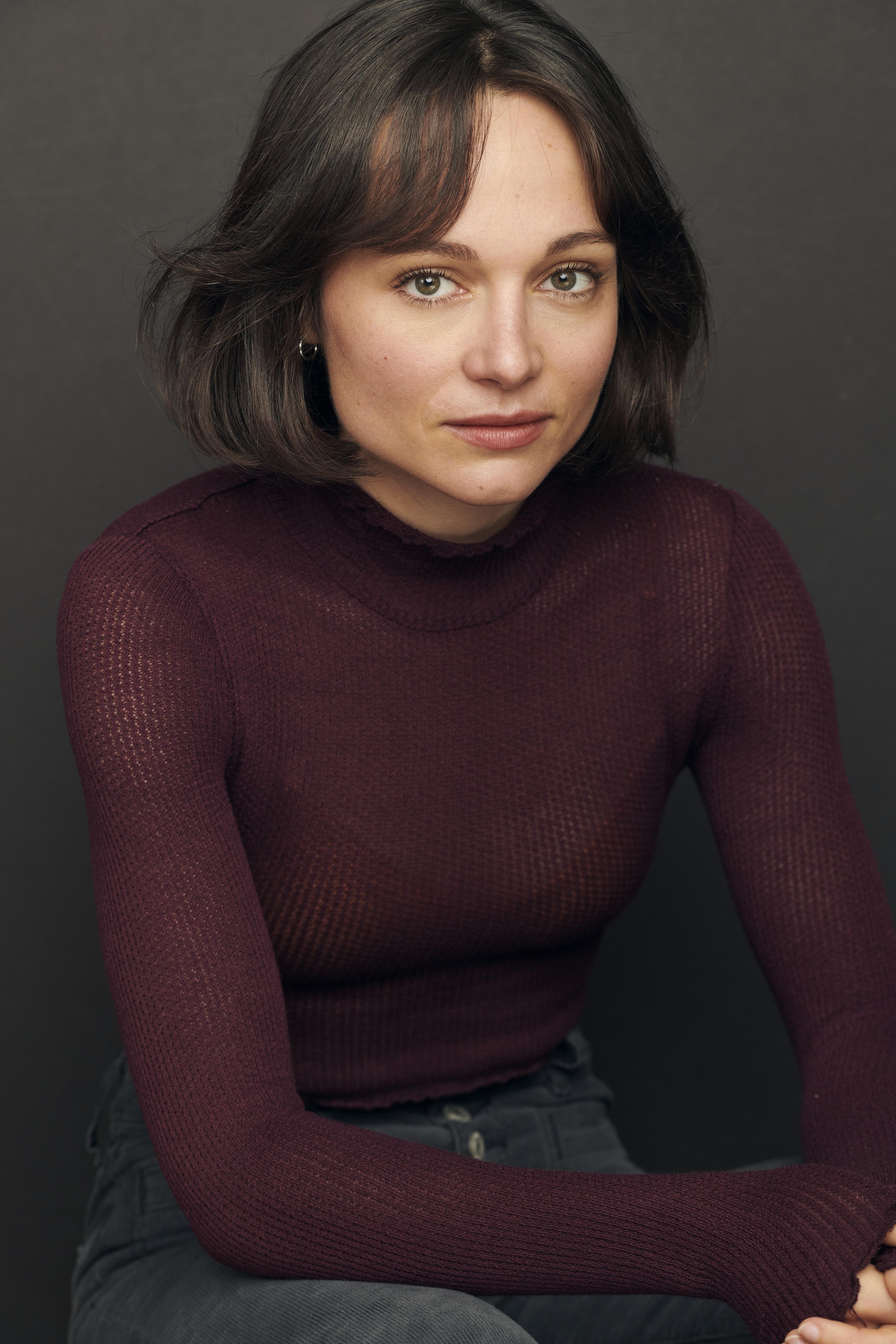 actor Lilli Stein large photo