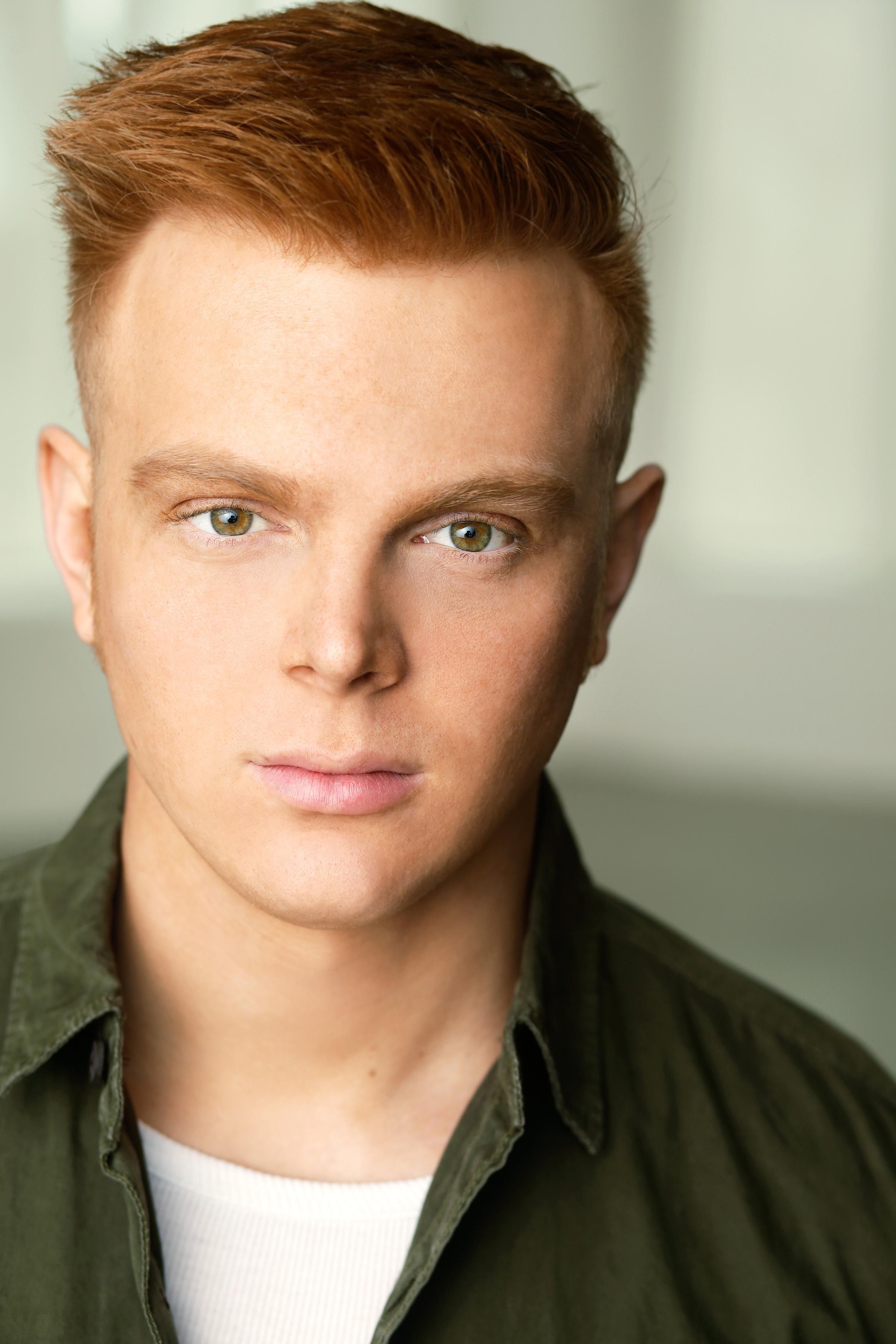 actor Pierce Bailey large photo