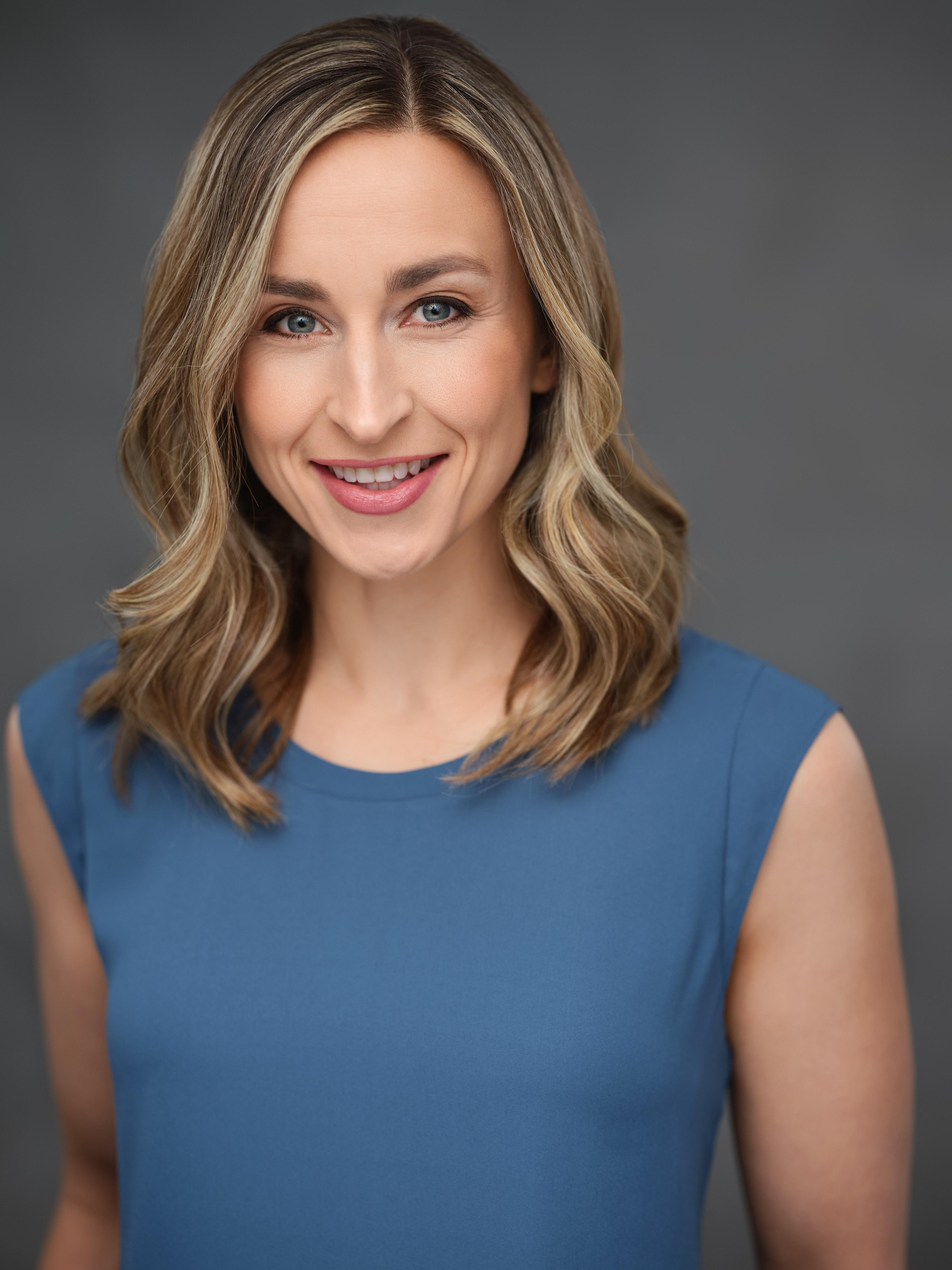 actor Kira Tozer large photo