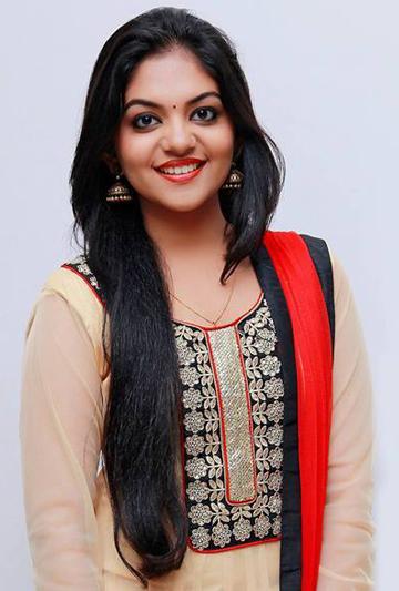 actor Ahaana Krishna large photo