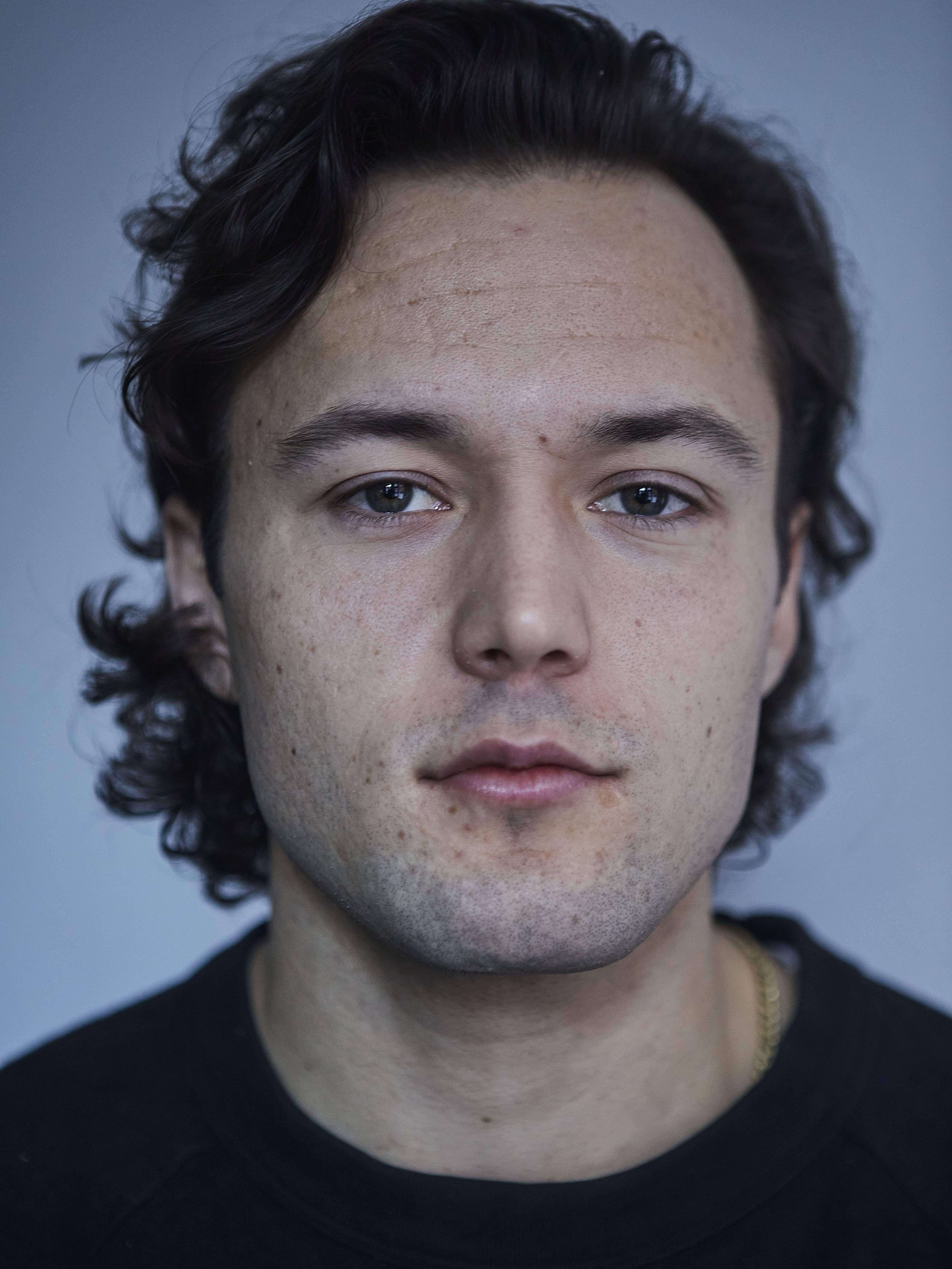 actor Kitt Walker large photo