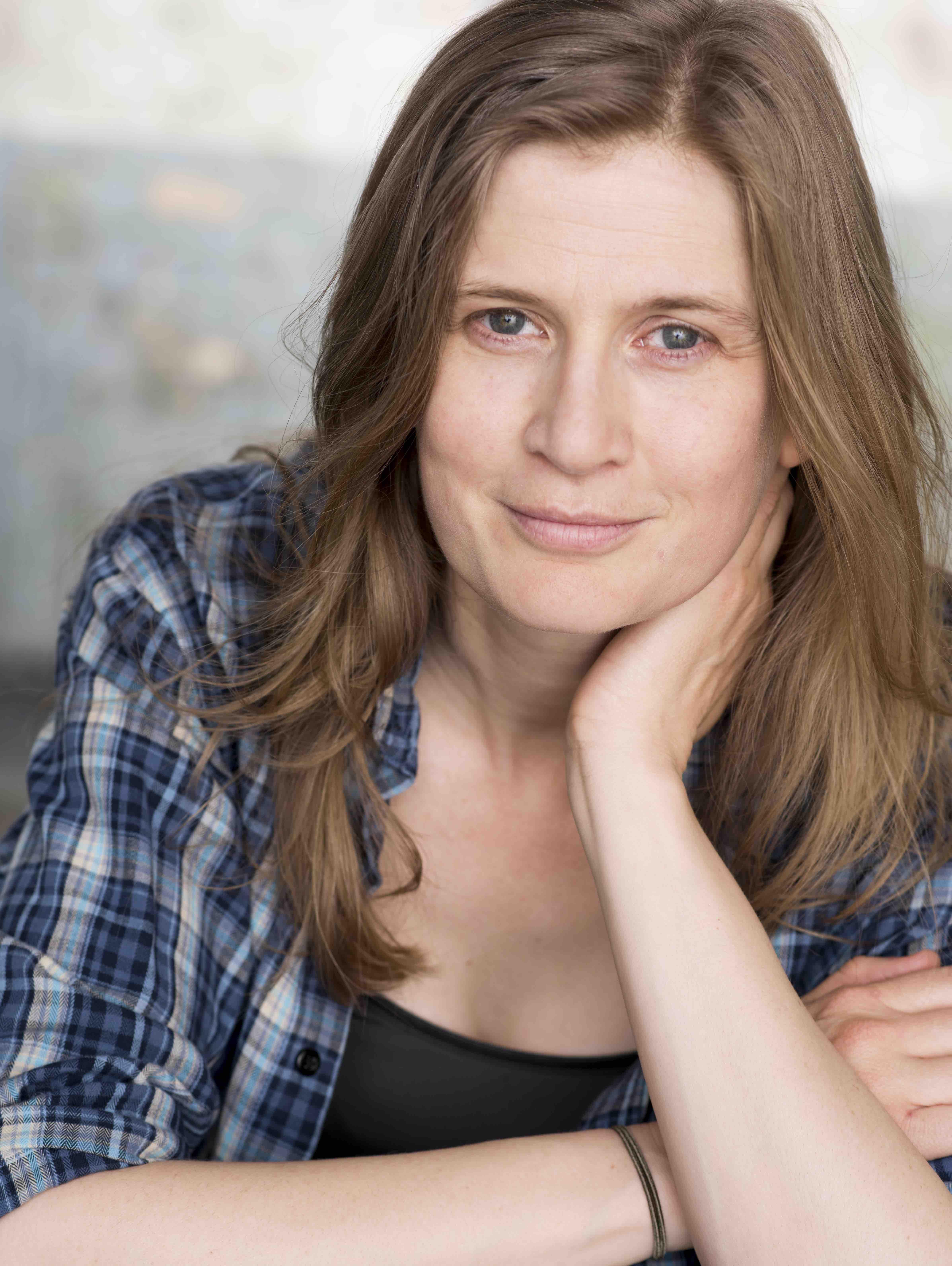 actor Stefanie Wiens large photo