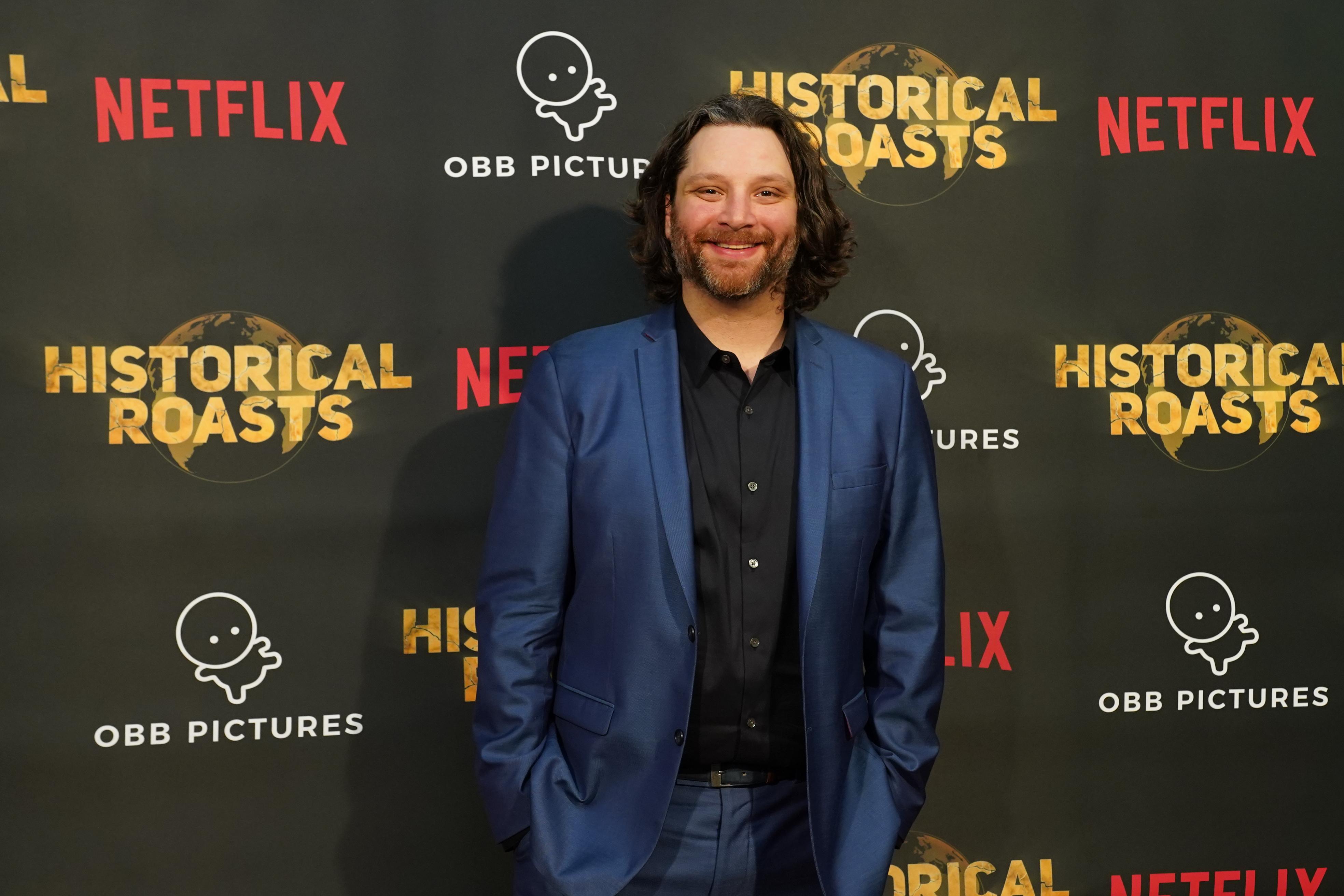 actor Avery Pearson large photo