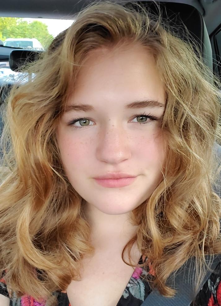 actor Madeline Lupi large photo