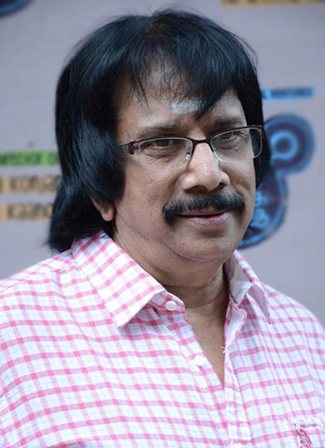 actor Chitra Lakshmanan large photo