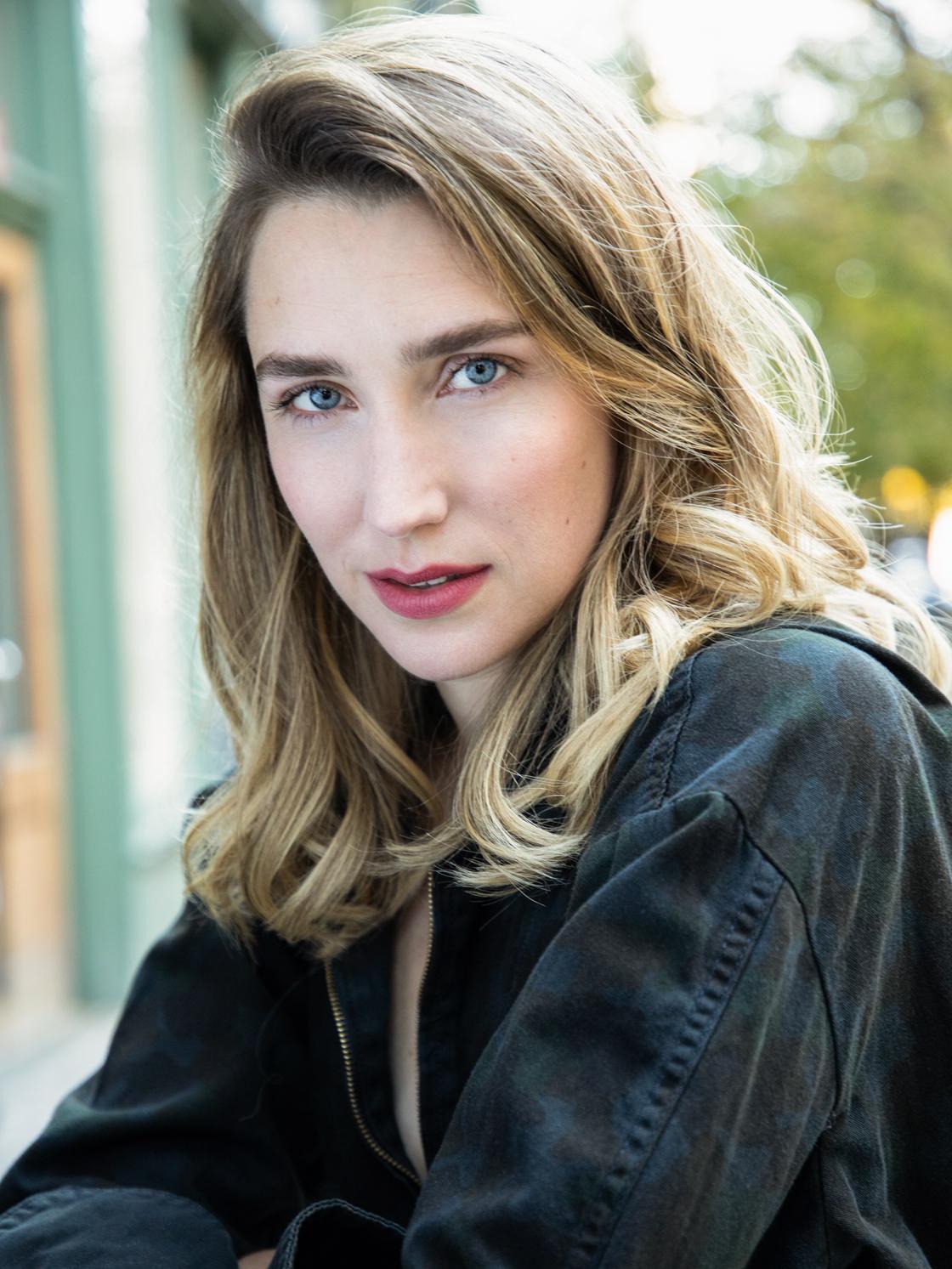 actor Rachel Brun large photo