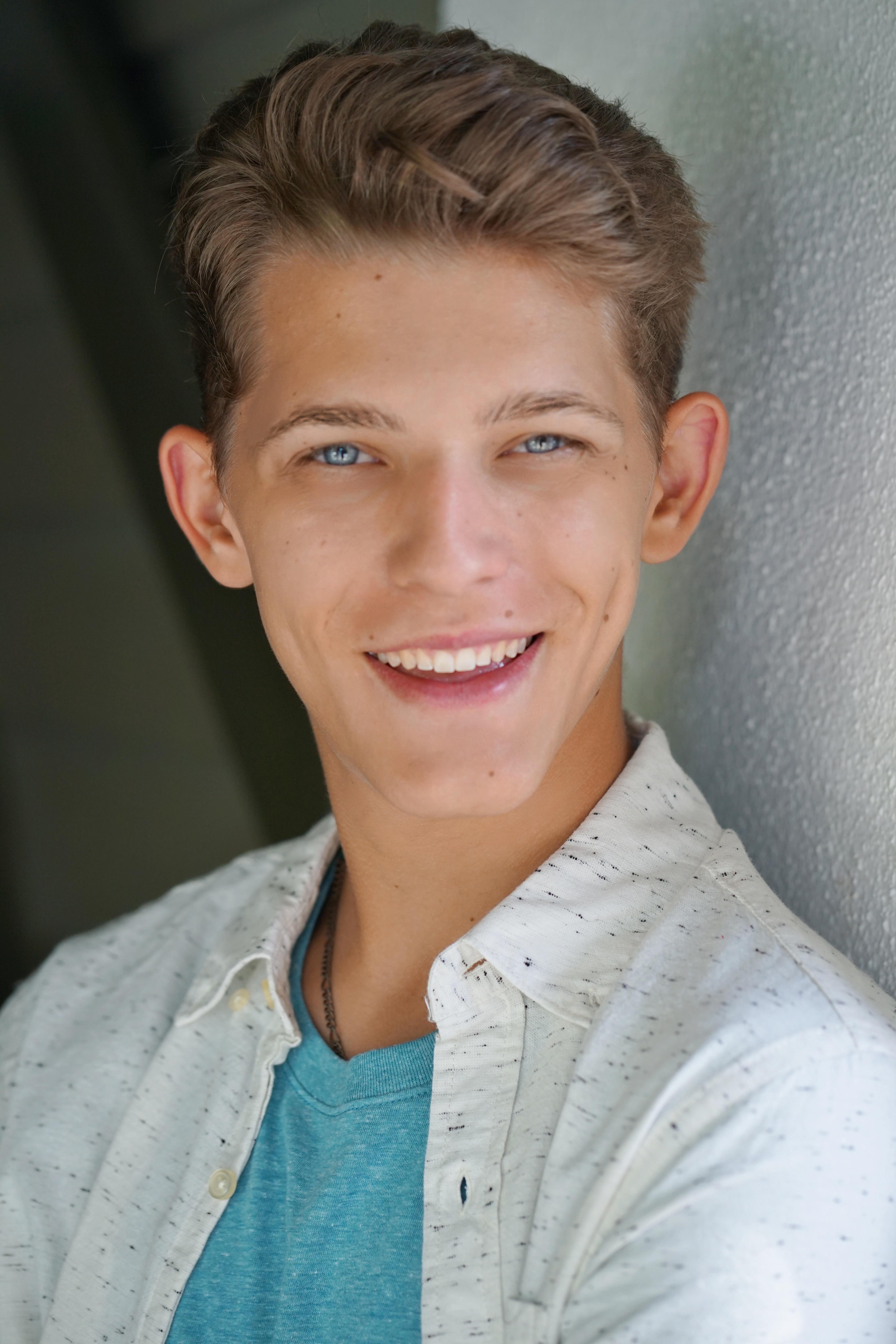 actor Nico Ford large photo