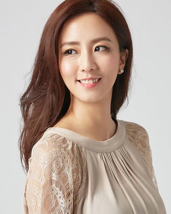 actor Amanda Chou large photo