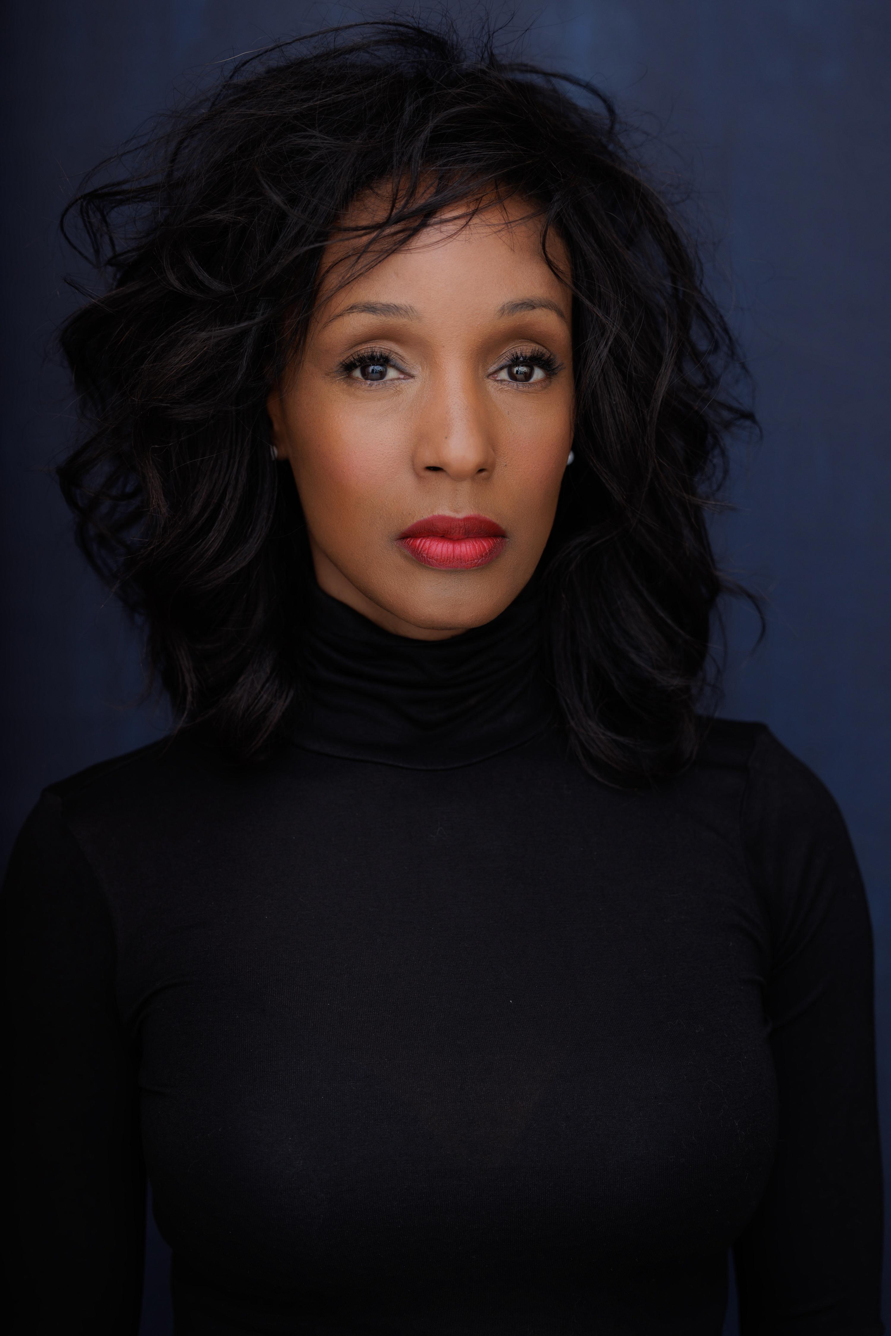 actor Ebony Perry large photo