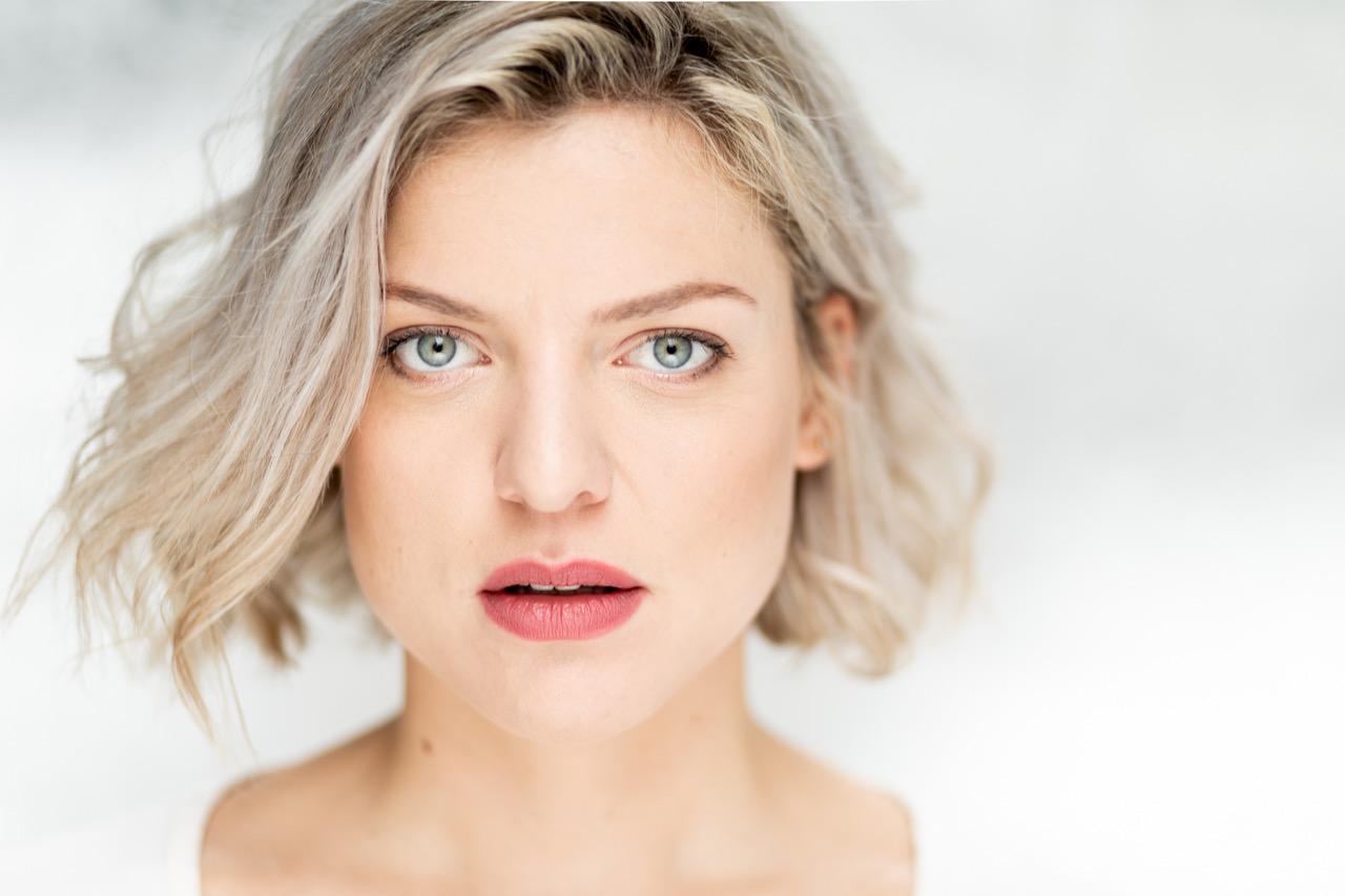 actor Ella Leyers large photo