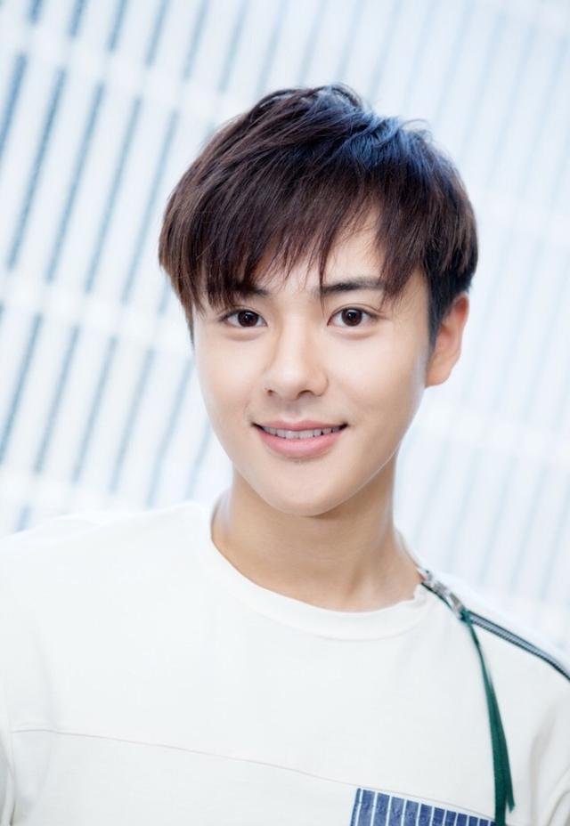 actor Zijie Wang large photo