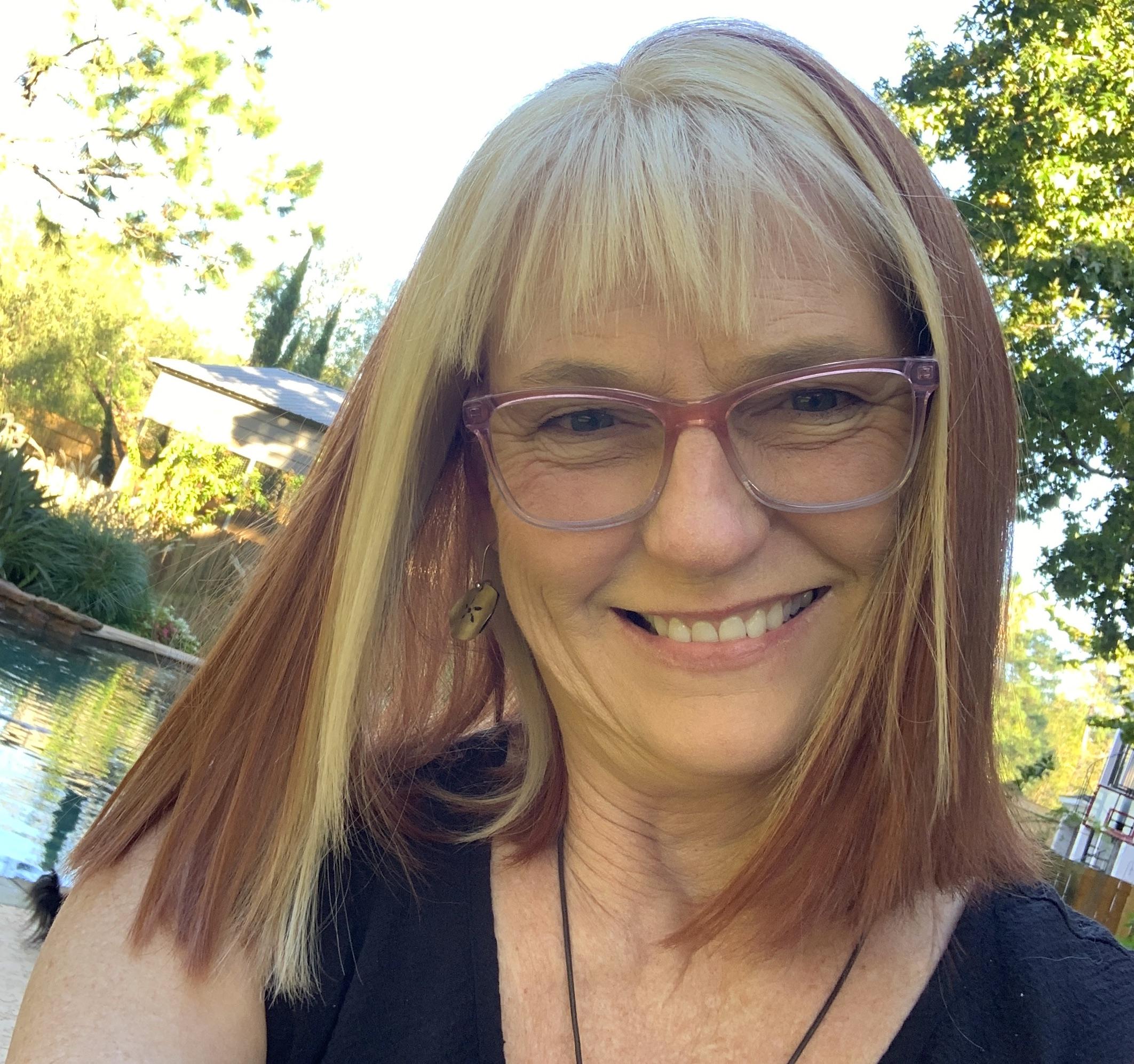 actor Victoria Burrows large photo