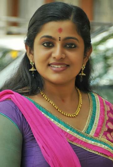 actor Veena Nair large photo