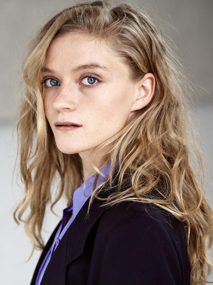 actor Lara Feith large photo