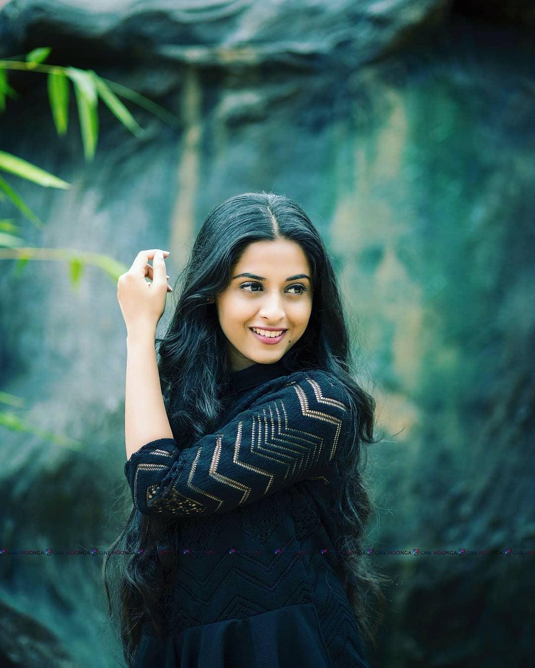 actor Arthana Binu large photo