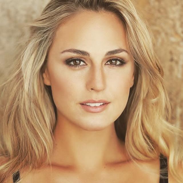 actor Alexis Johnson large photo