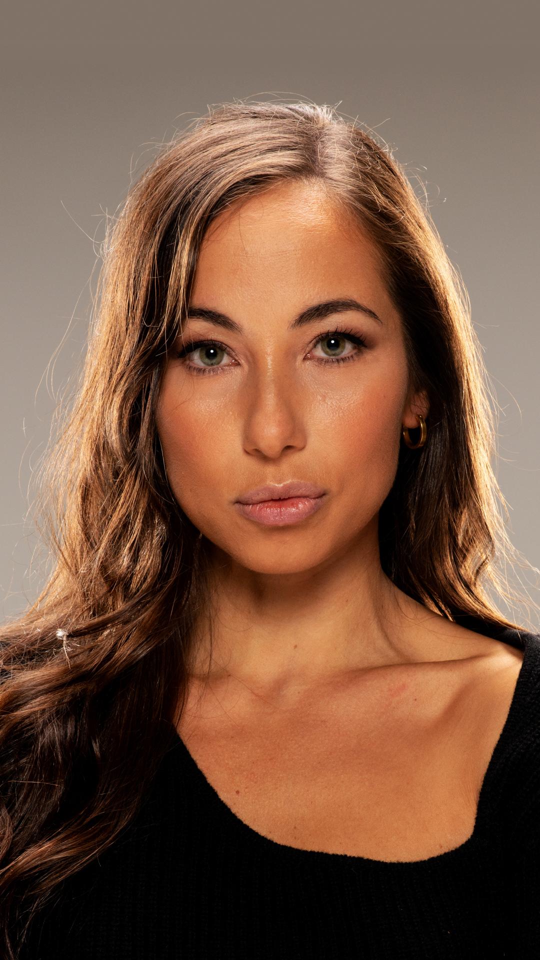 actor Tess Masazza large photo