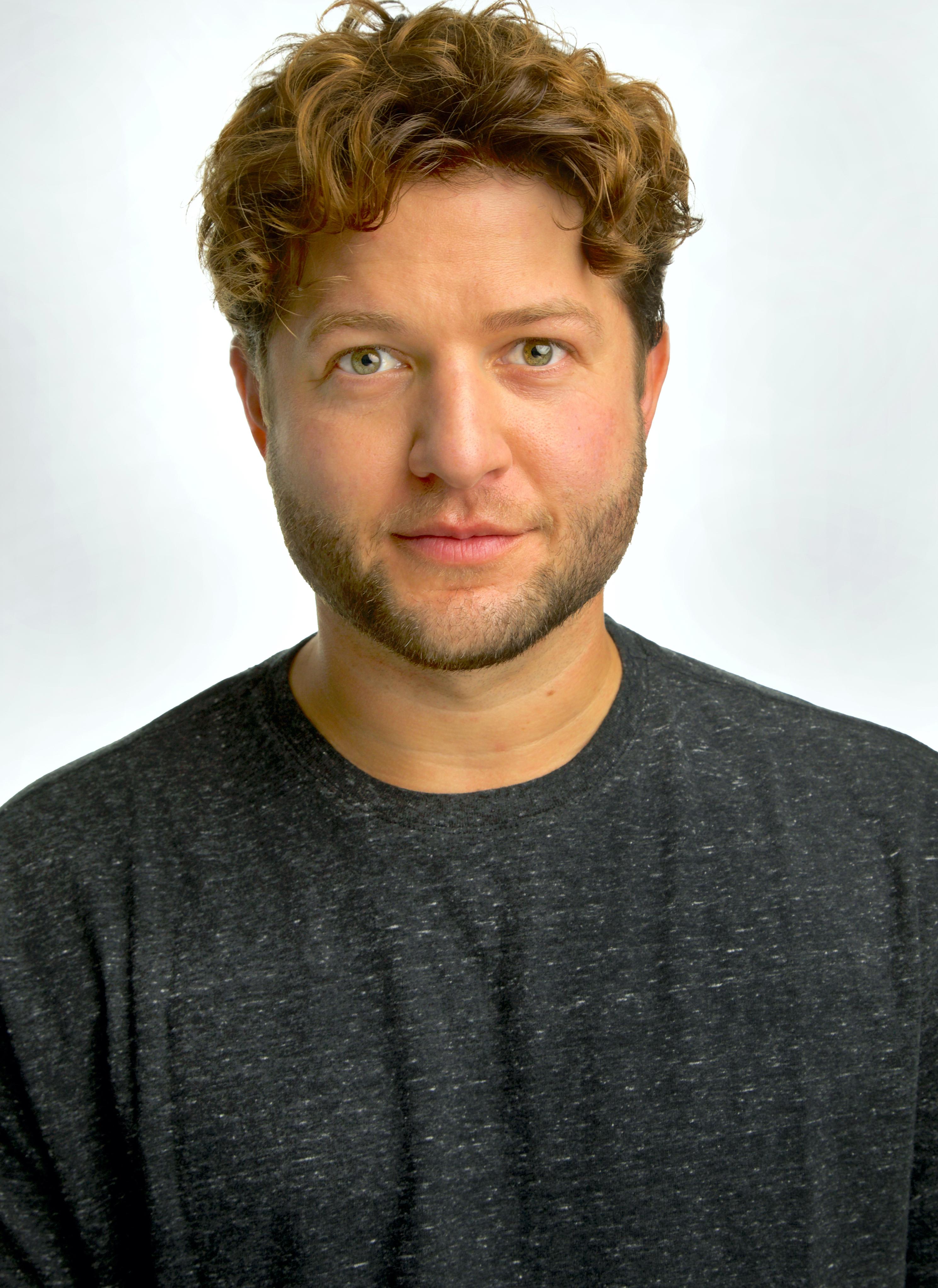 actor Scott Bender large photo