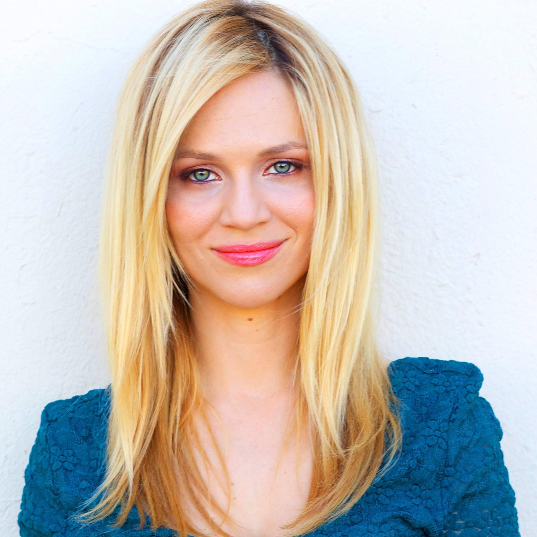 actor Nadia Gillespie large photo