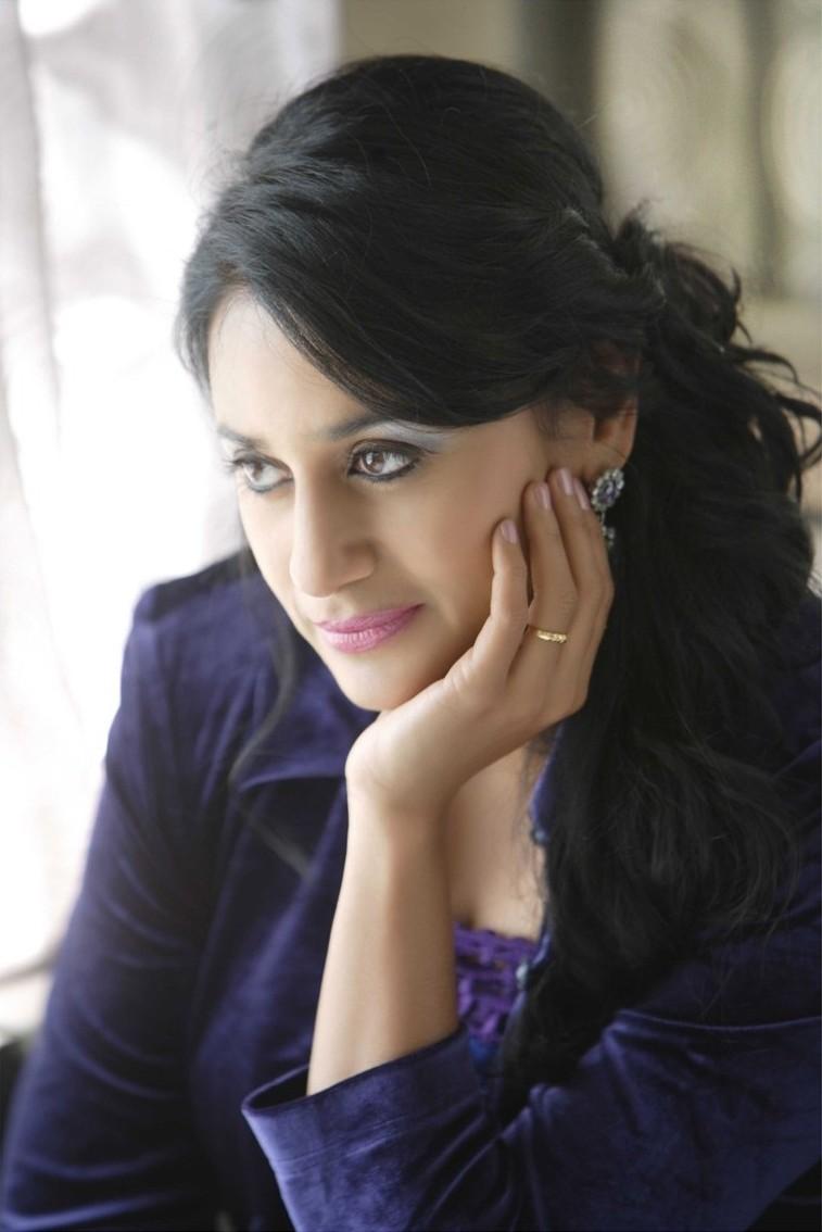 actor Anuradha Hasan large photo