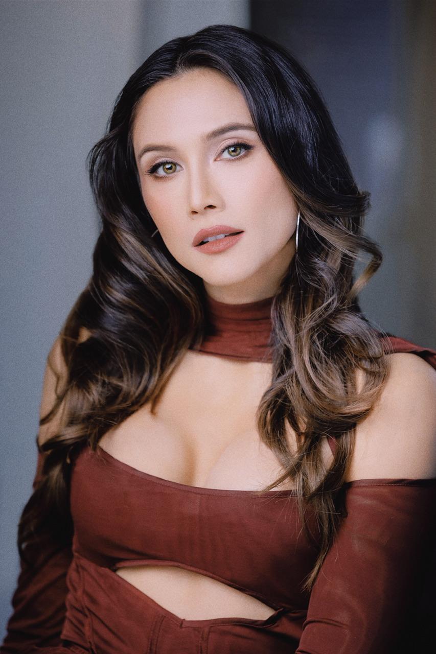 actor Erica Juliet large photo