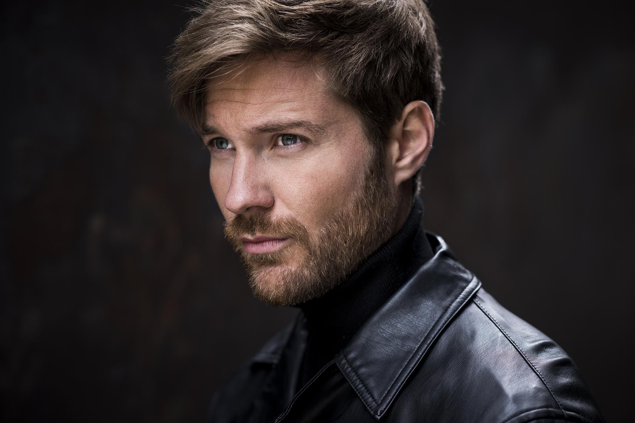 actor Tommy Schlesser large photo