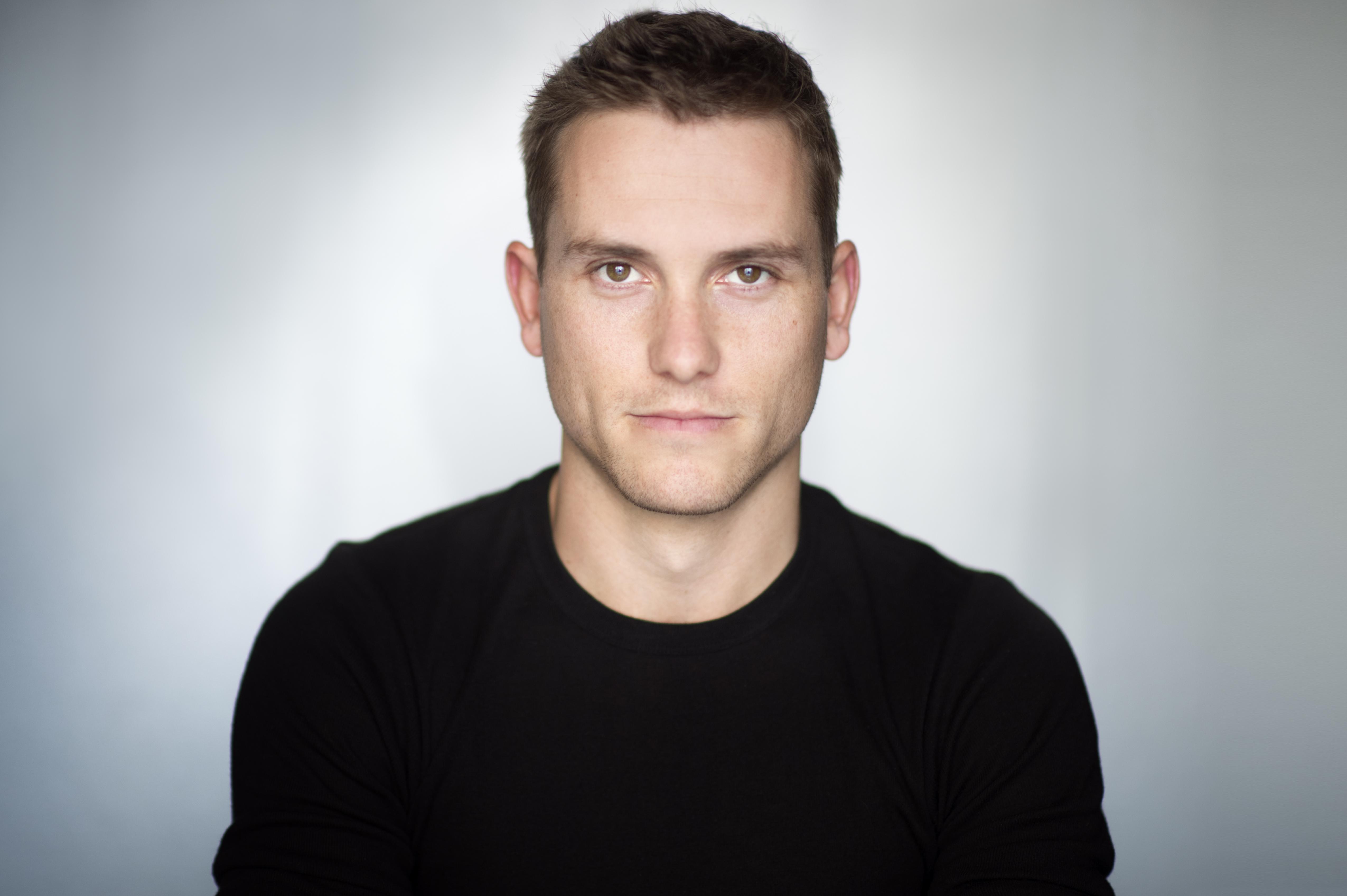 actor Jake Speer large photo