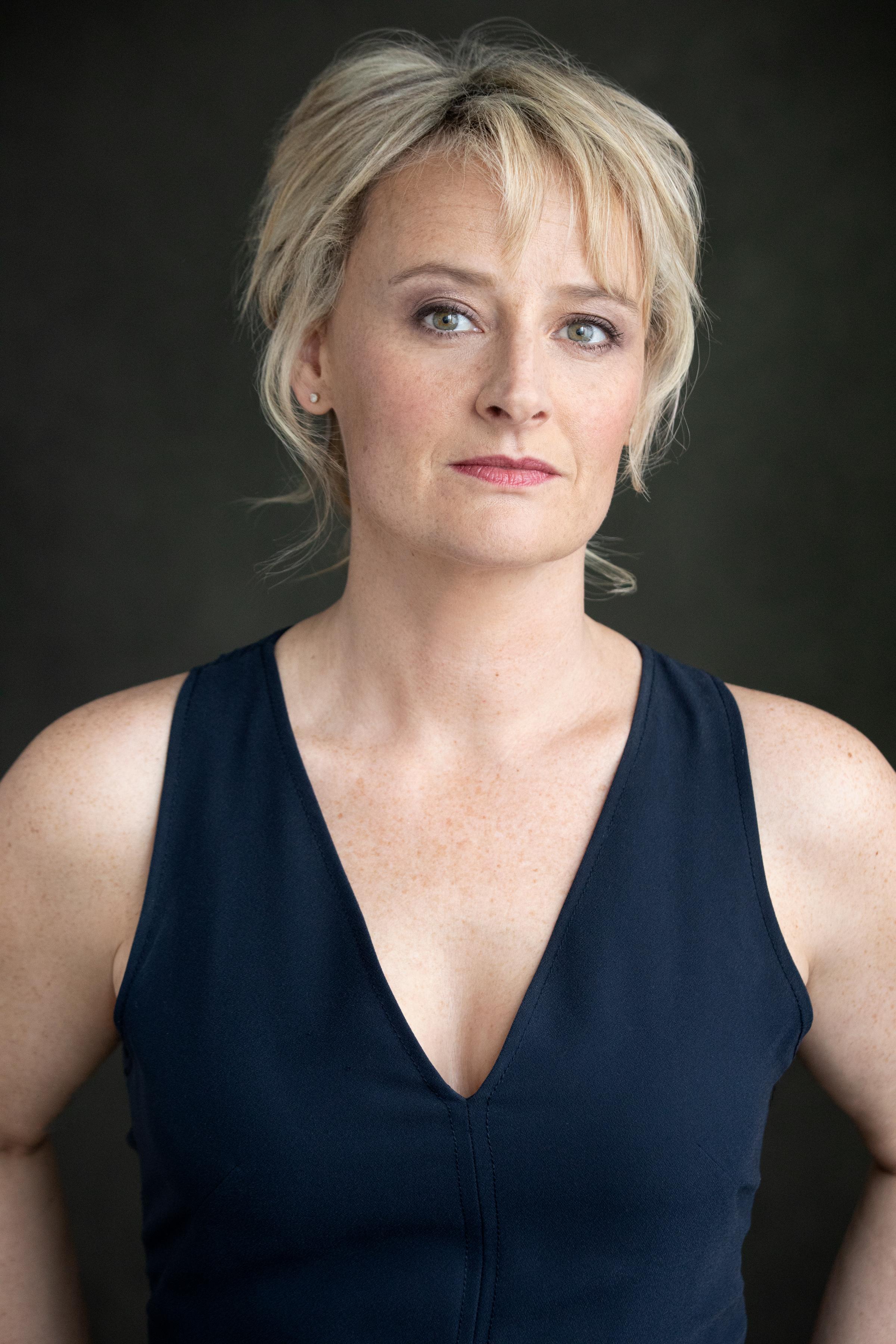 actor Sarah McVie large photo