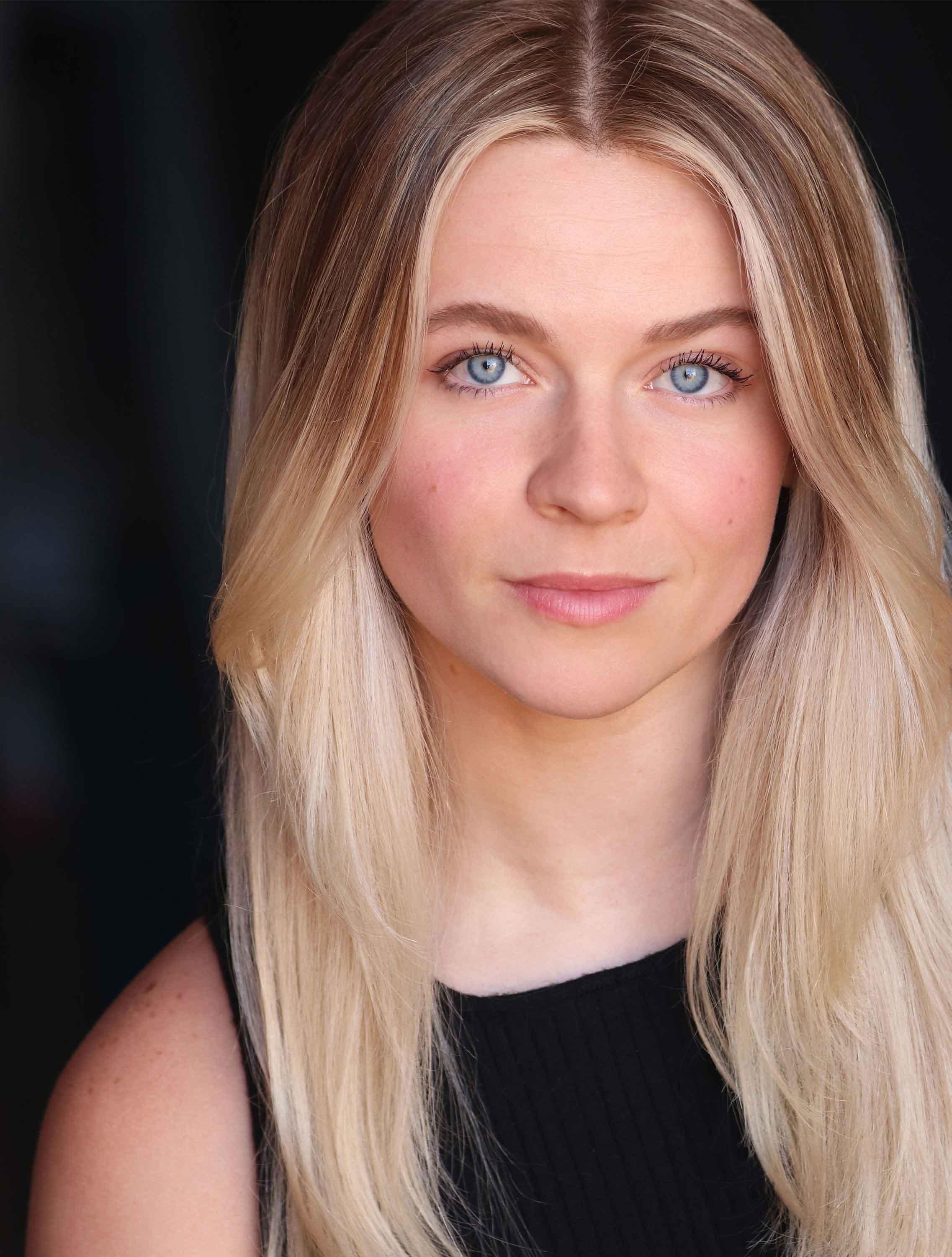 actor Kelsey LaCourse large photo