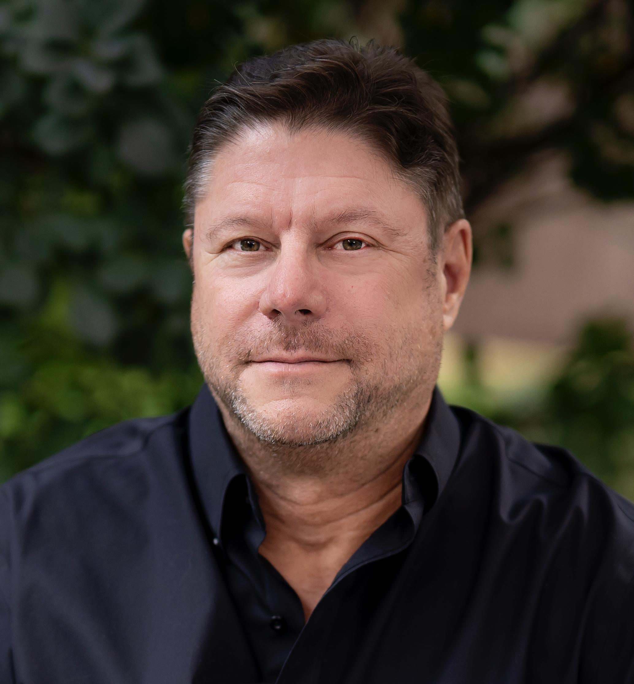 actor Matt Birkbeck large photo