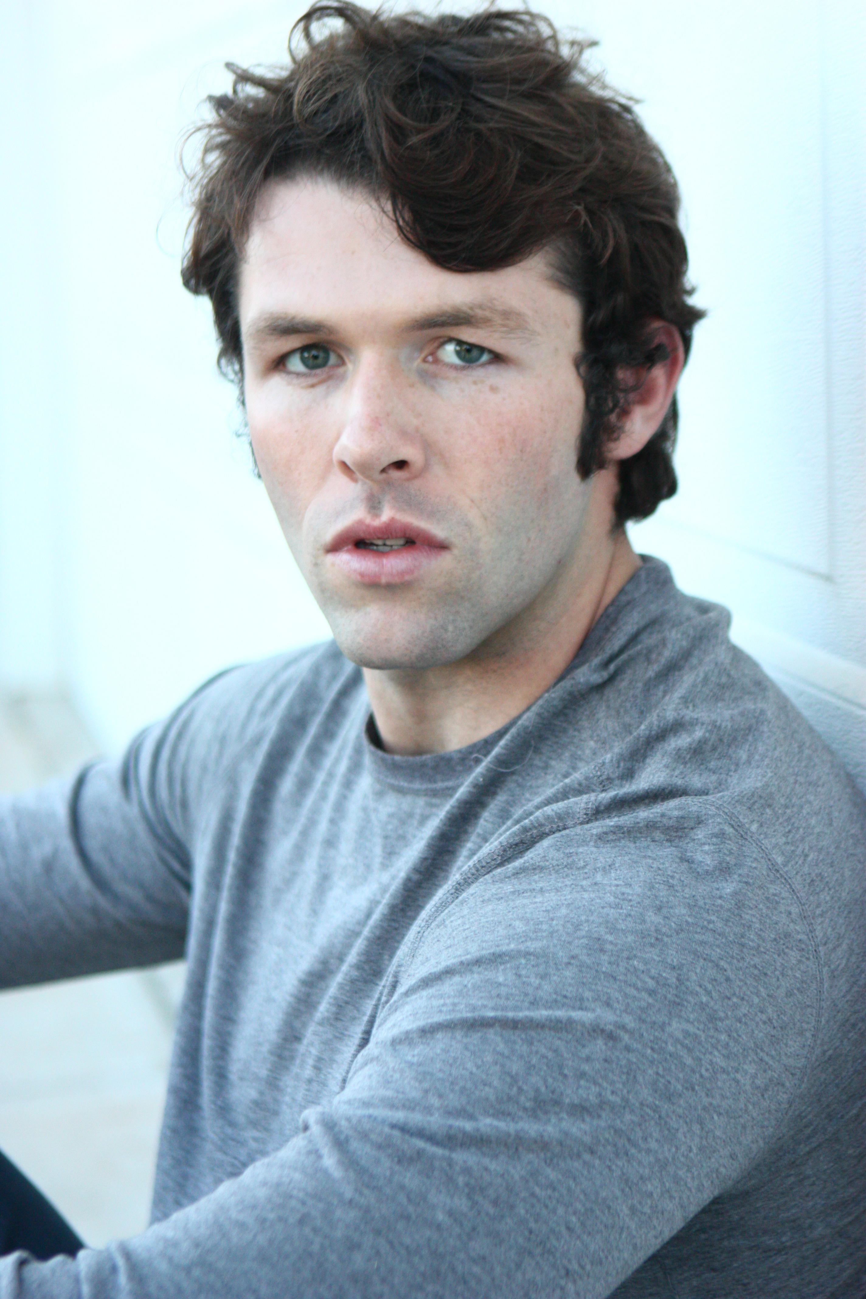 actor Colin Flynn large photo