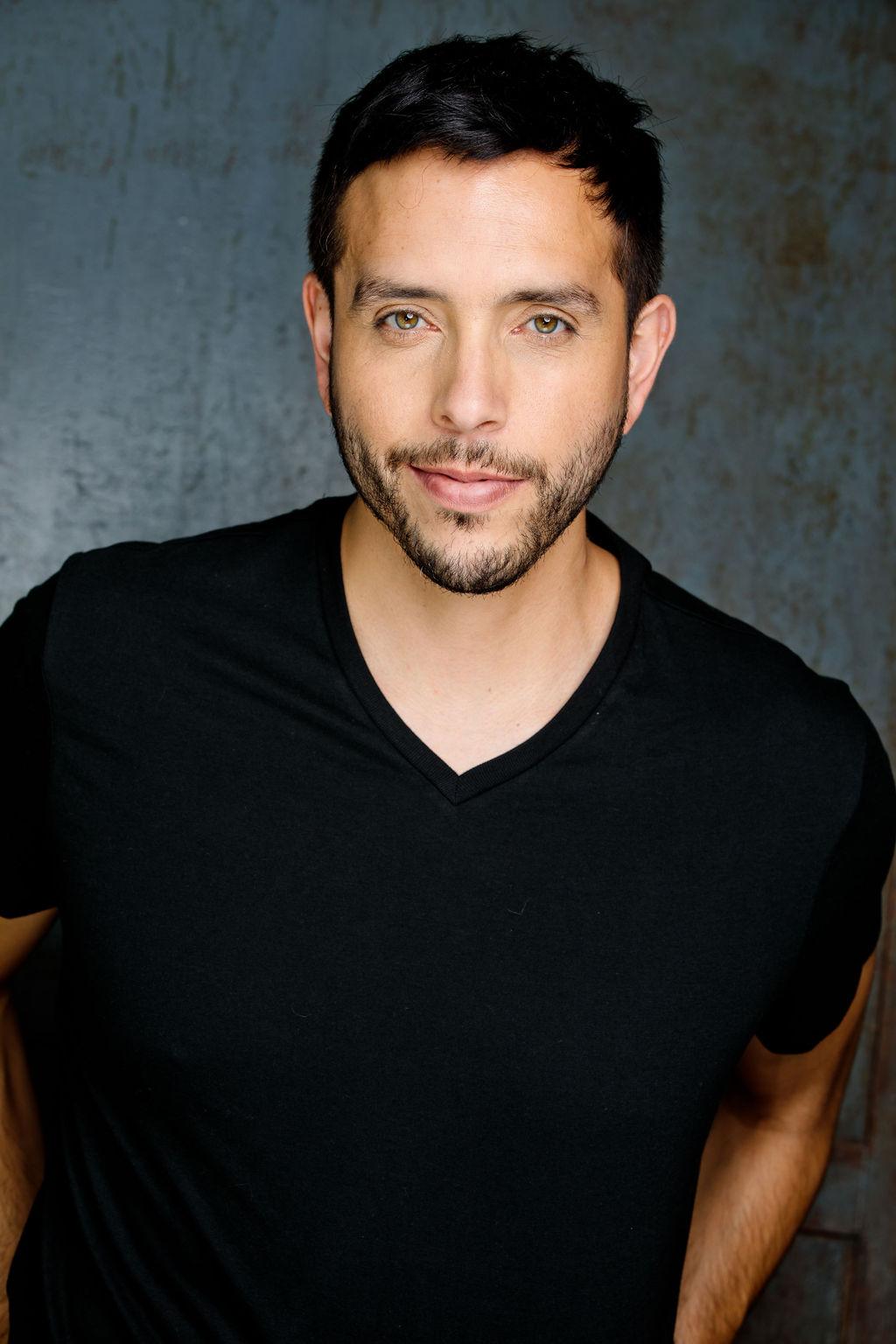 actor Carlos Flores Jr. large photo