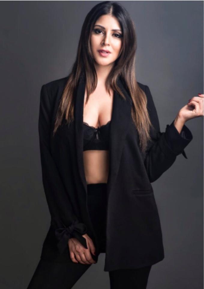 actor Karishma Kotak large photo