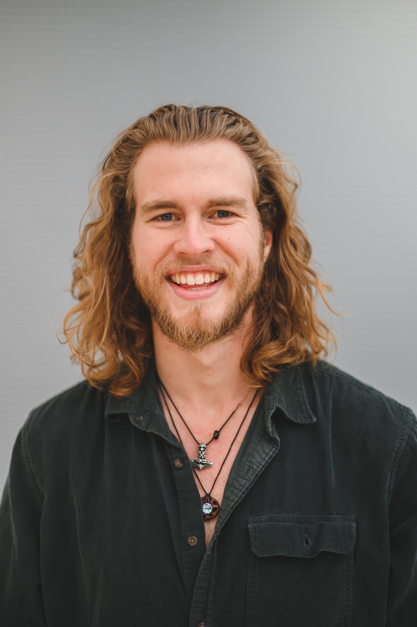 actor Sean Neil large photo