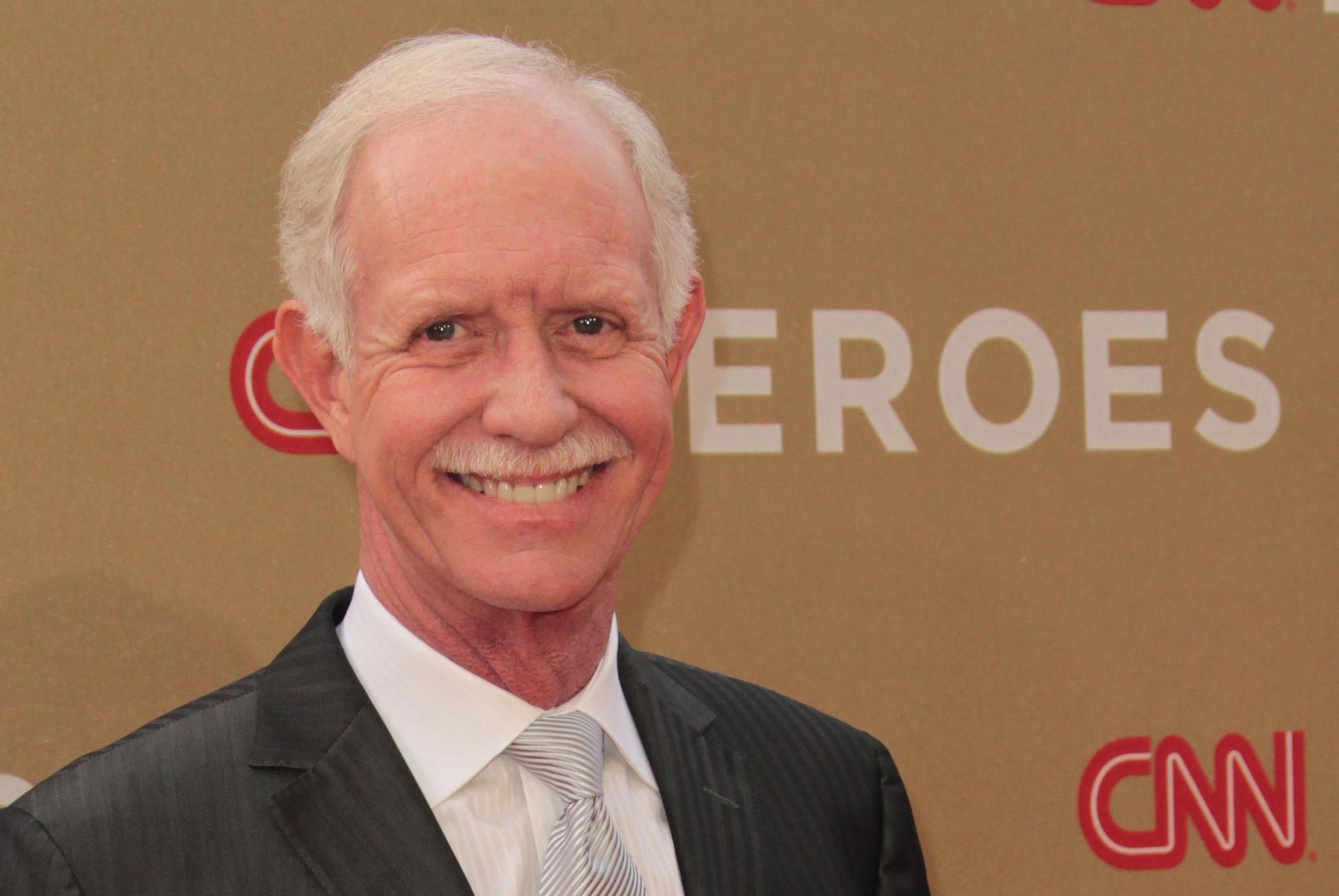 actor Chesley Sullenberger large photo