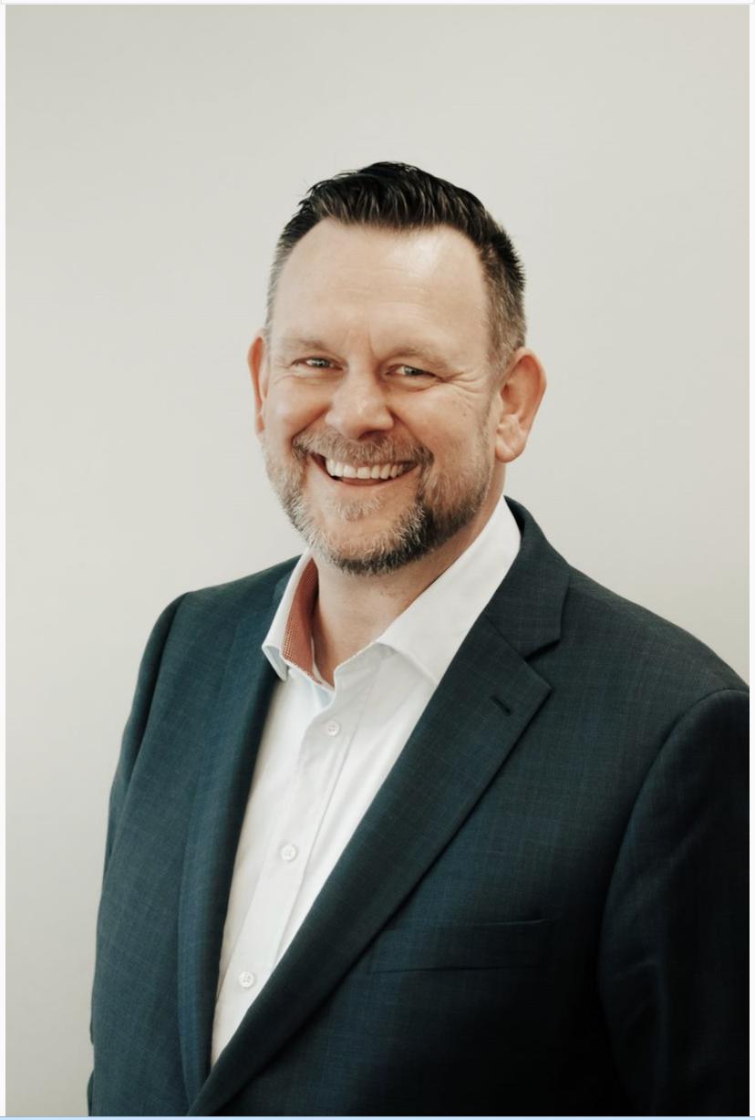 actor Pete de Jong large photo