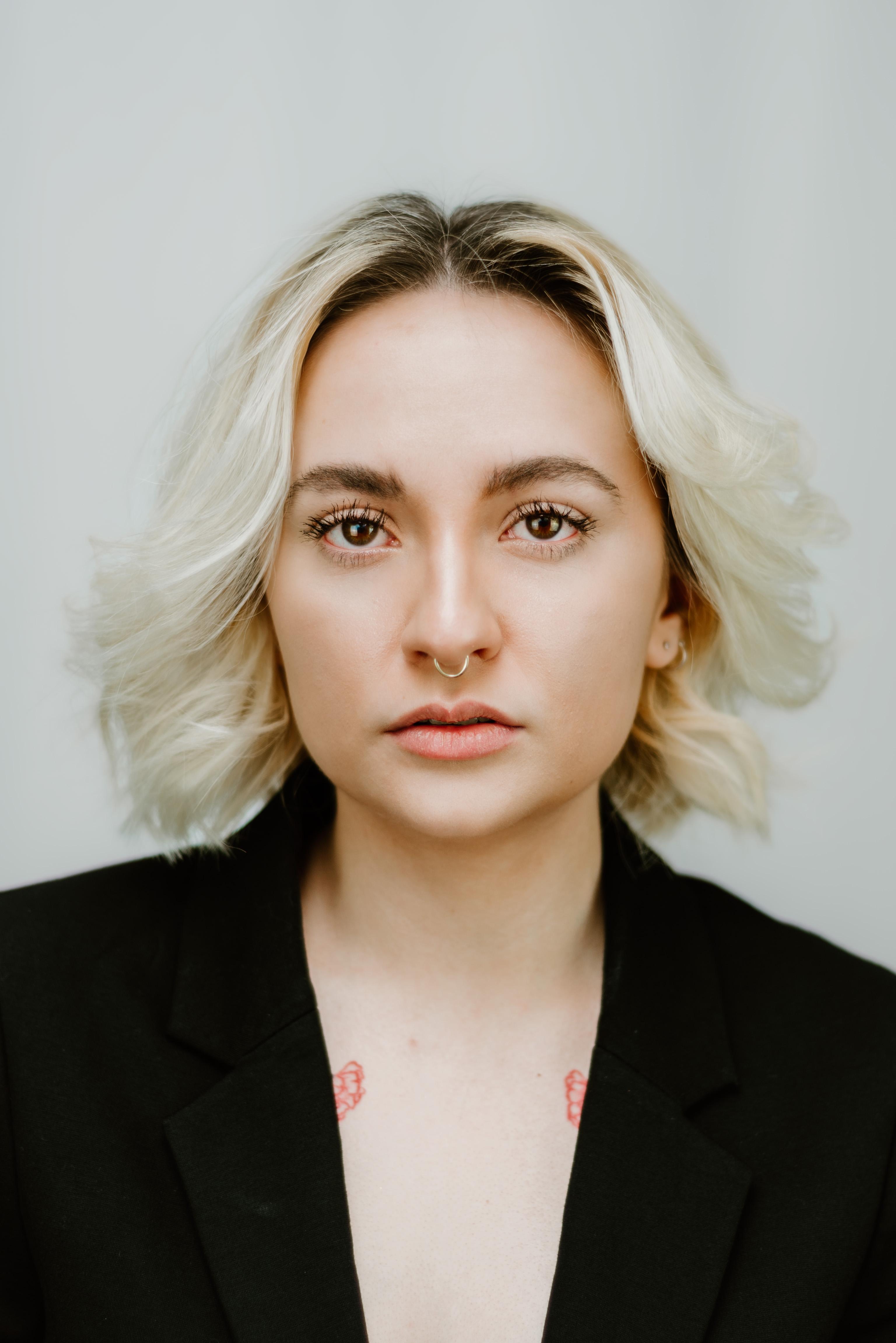 actor Celeste Ward large photo