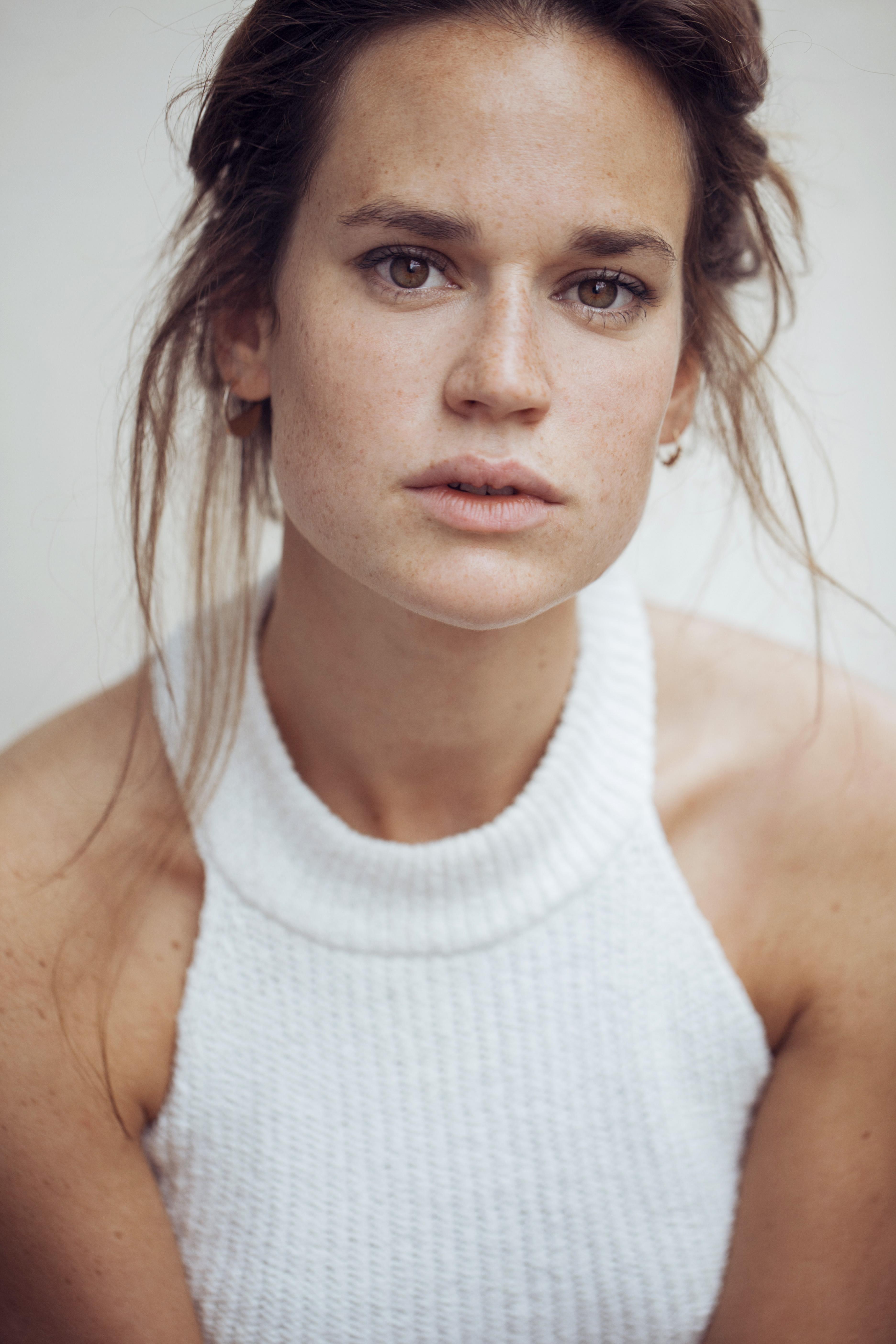 actor Constance Gay large photo